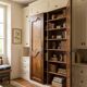 Paire de portes de placard style Louis XV en merisier massif