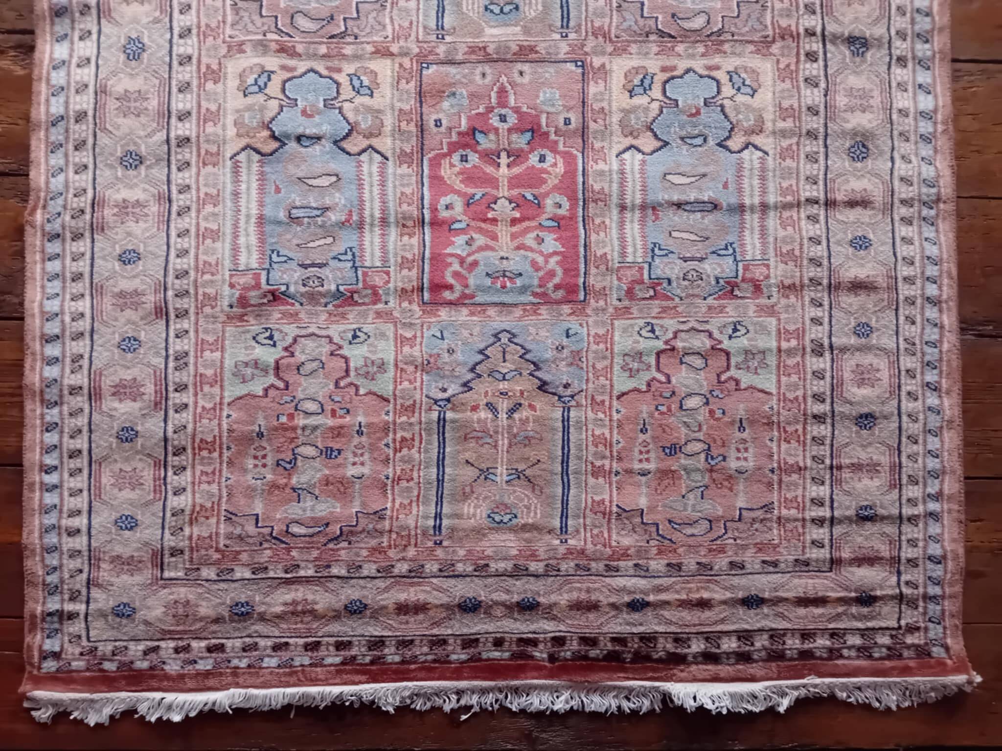 Handmade Pakistani Kafkazi Rug 183x129cm