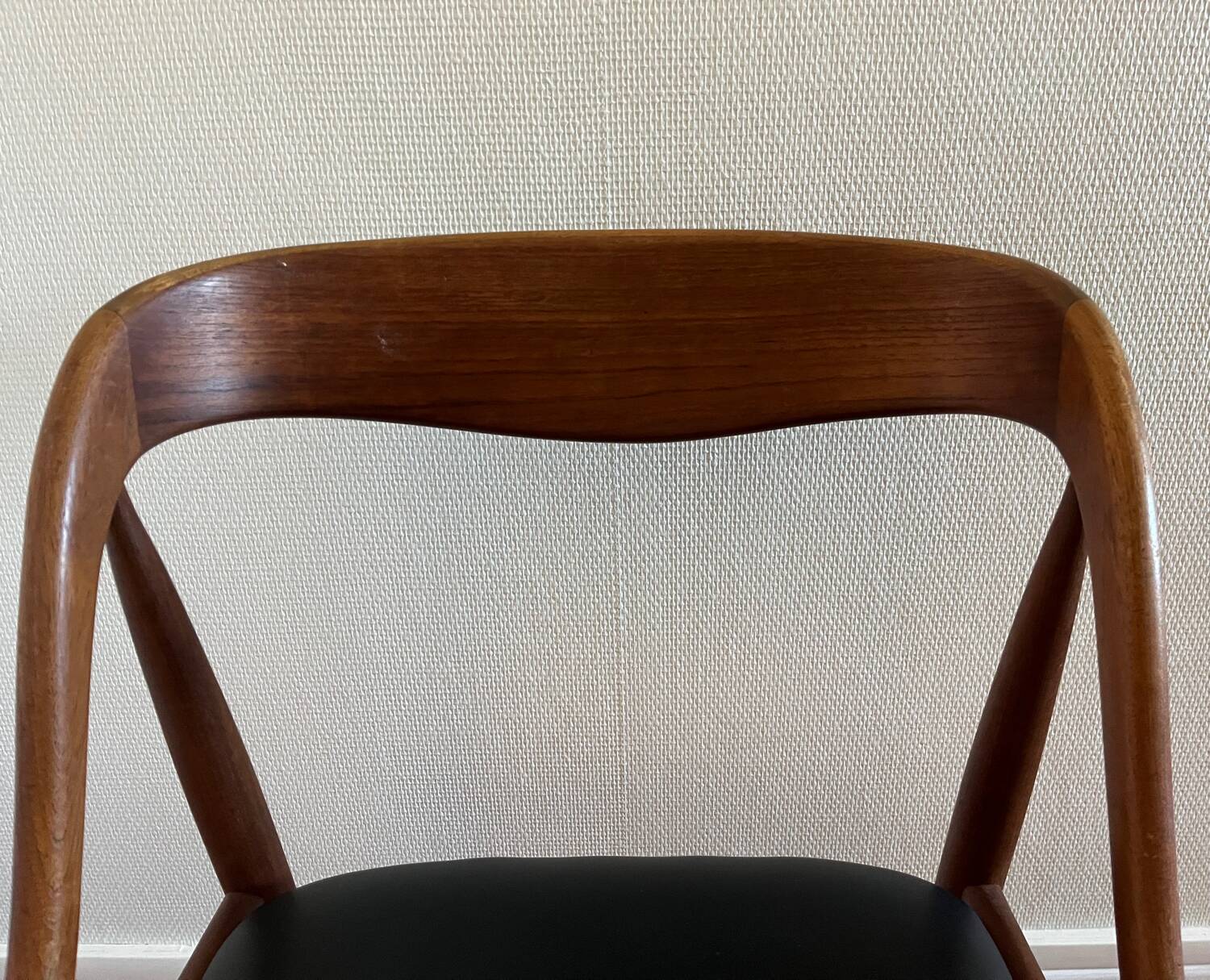 Johannes Andersen Scandinavian vintage chair