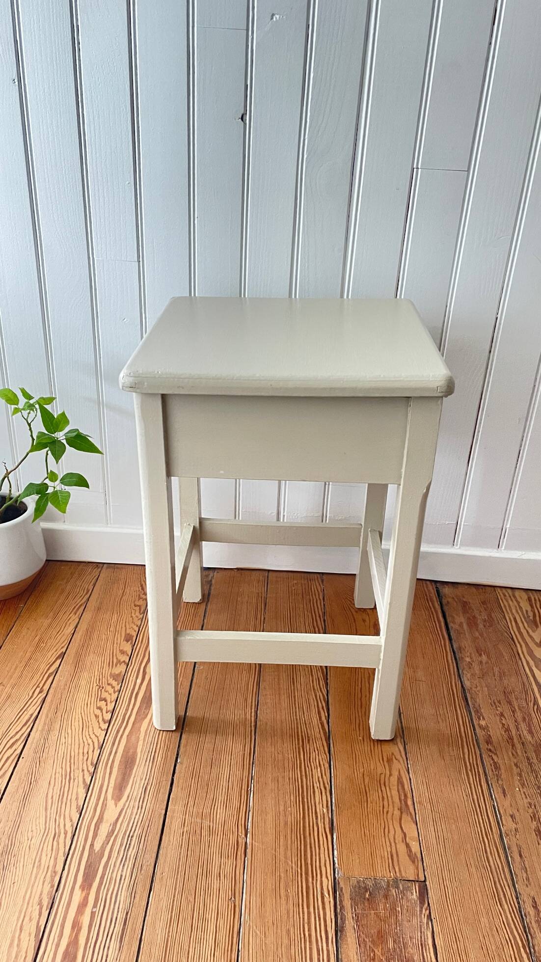 VINTAGE Beige Stool Chest