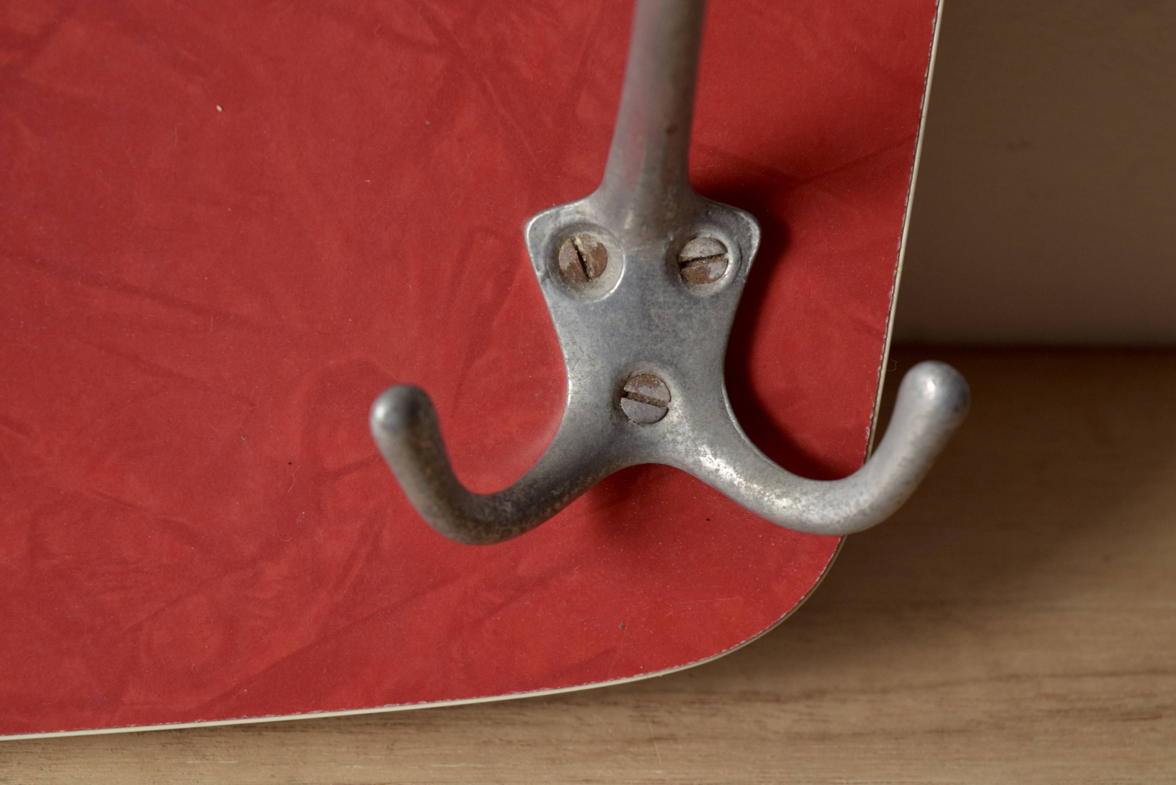 Vintage coat rack in red Formica - triple hook