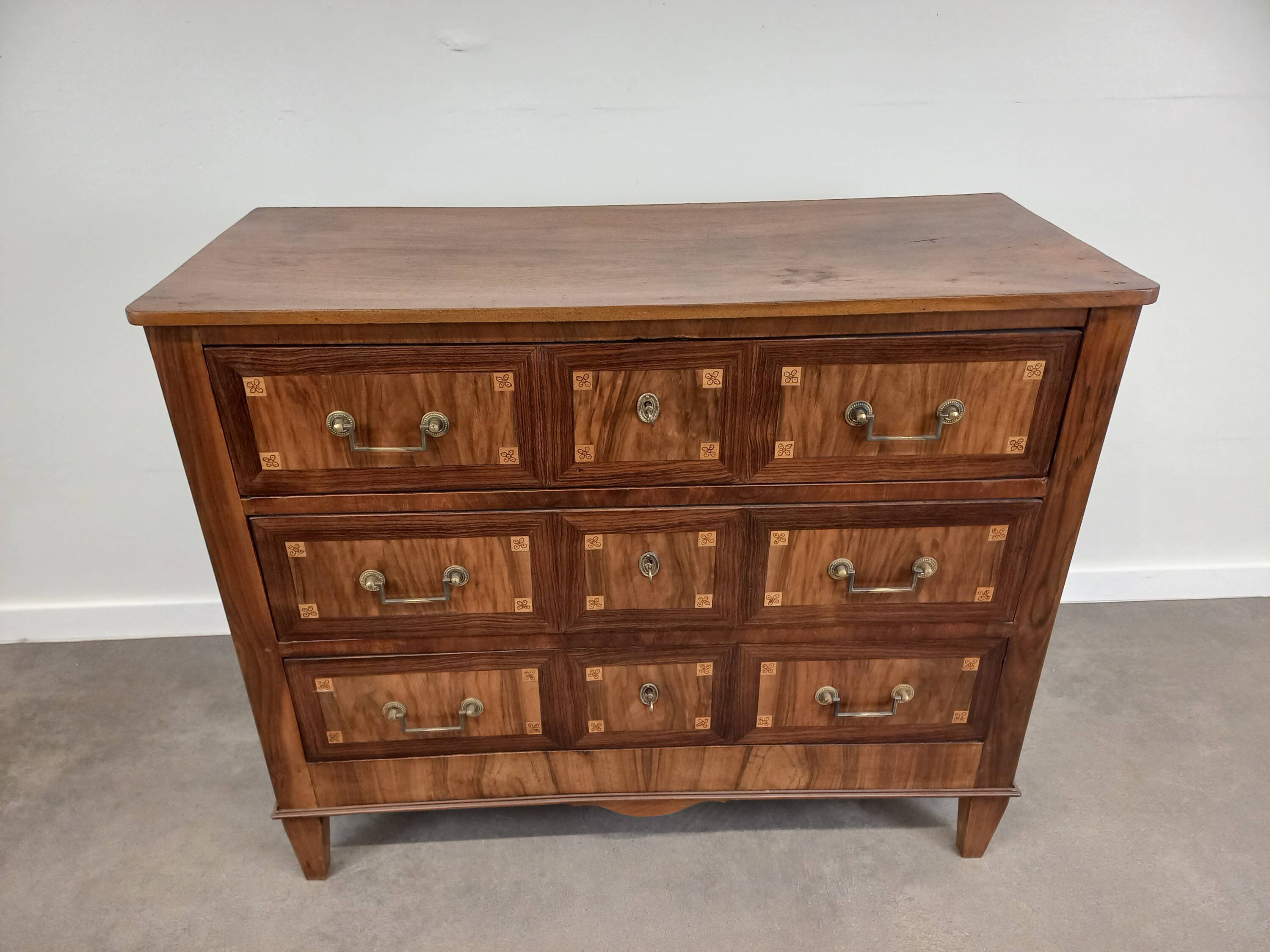 Commode de style Louis XVI