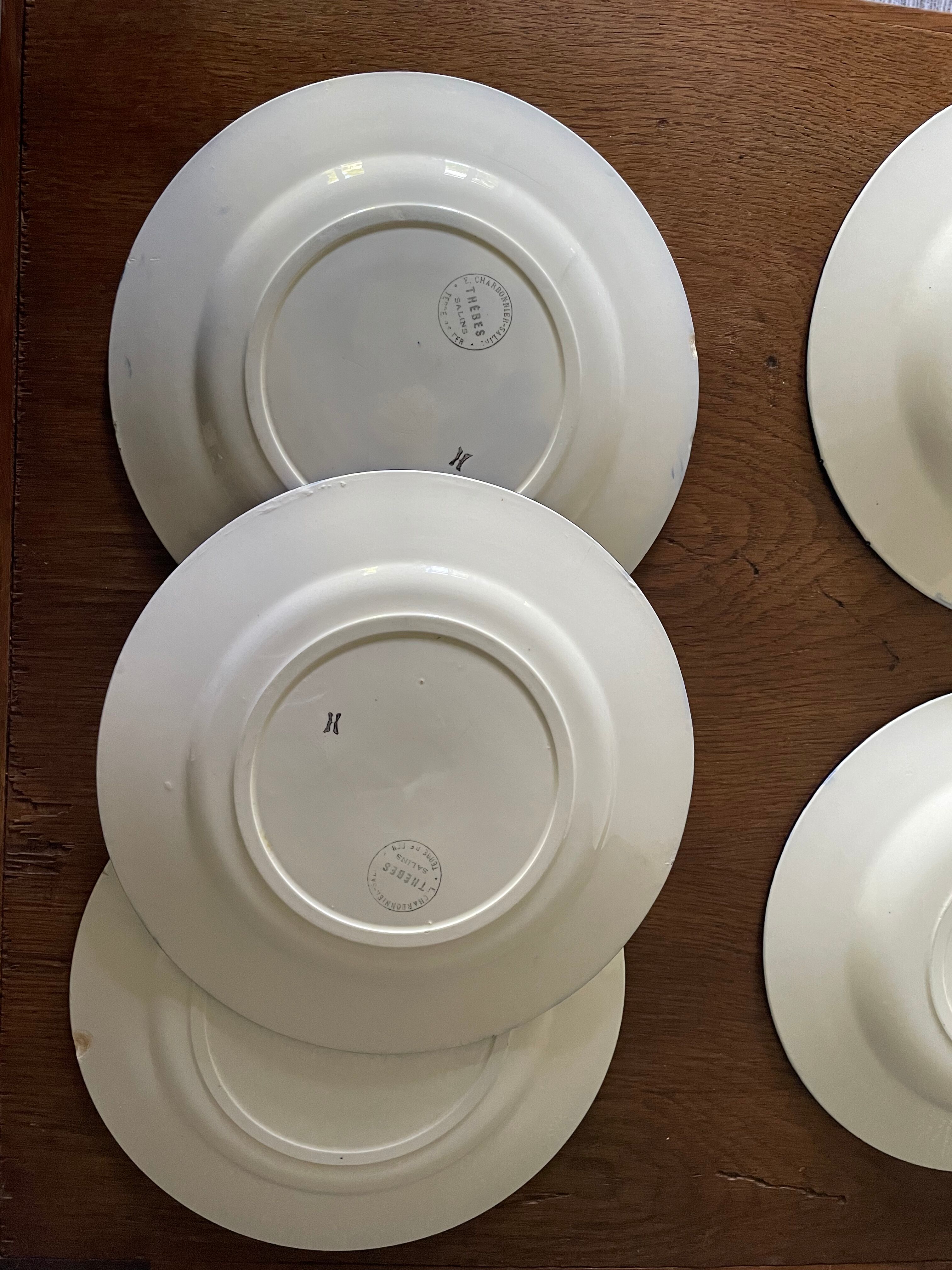 Plates model thebes salins iron earth