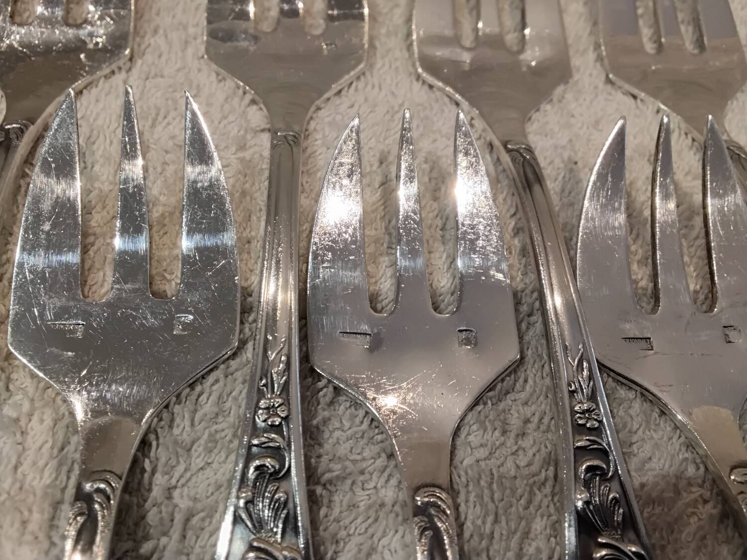 12 silver-plated oyster forks by silversmith Francois Frionnet, Floria