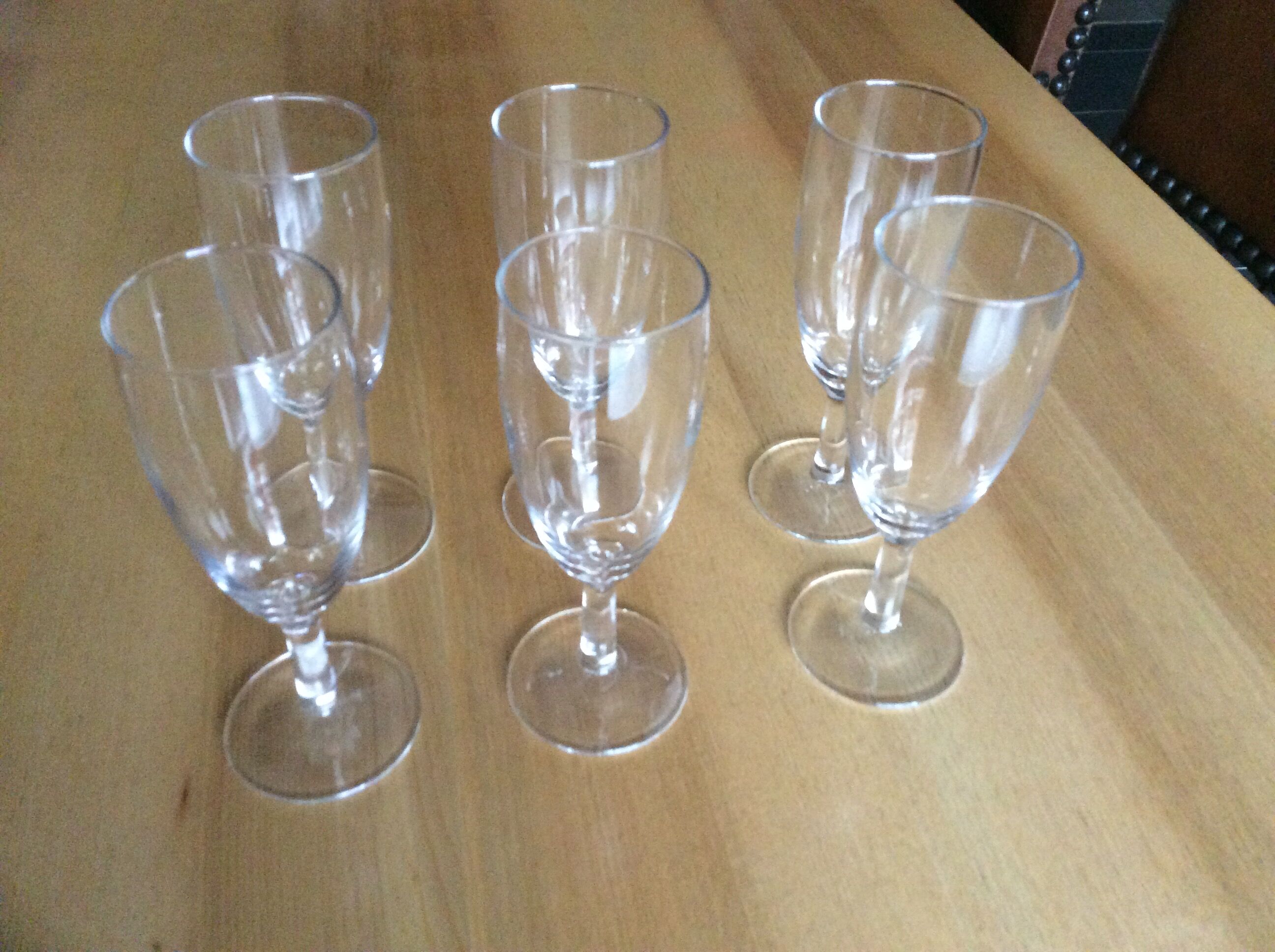 6 champagne glasses
