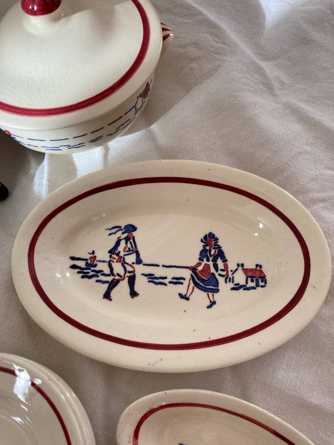 Dinette Creil and Montereau Breton decor 1900