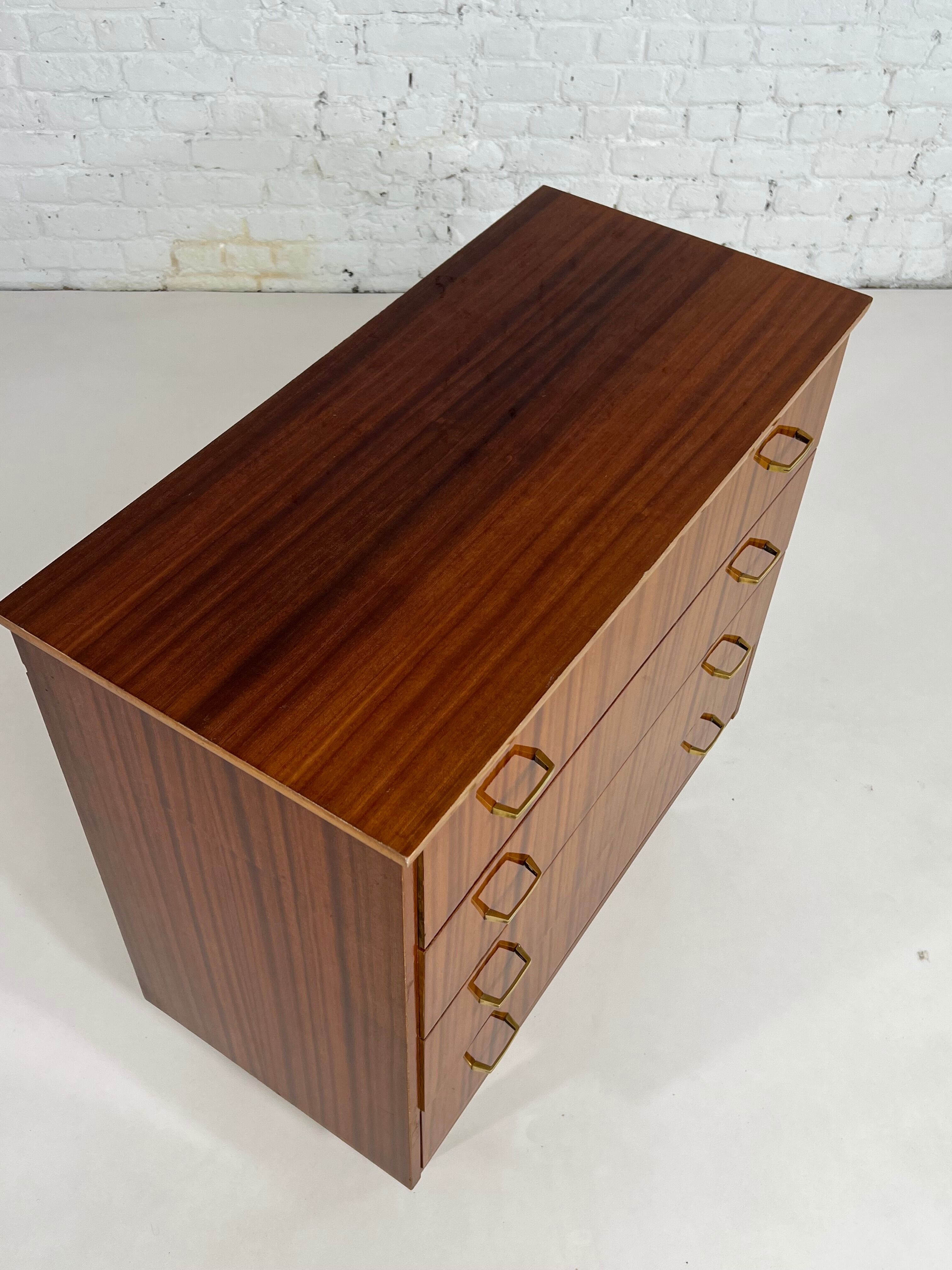 Commode années 60 en bois et laiton
