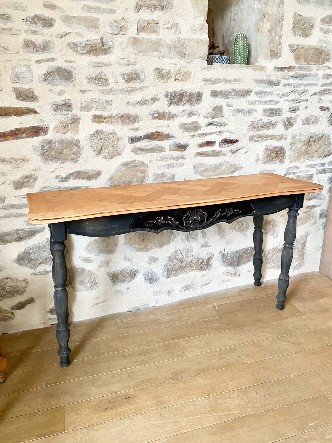 Vintage castle manor entrance furniture console