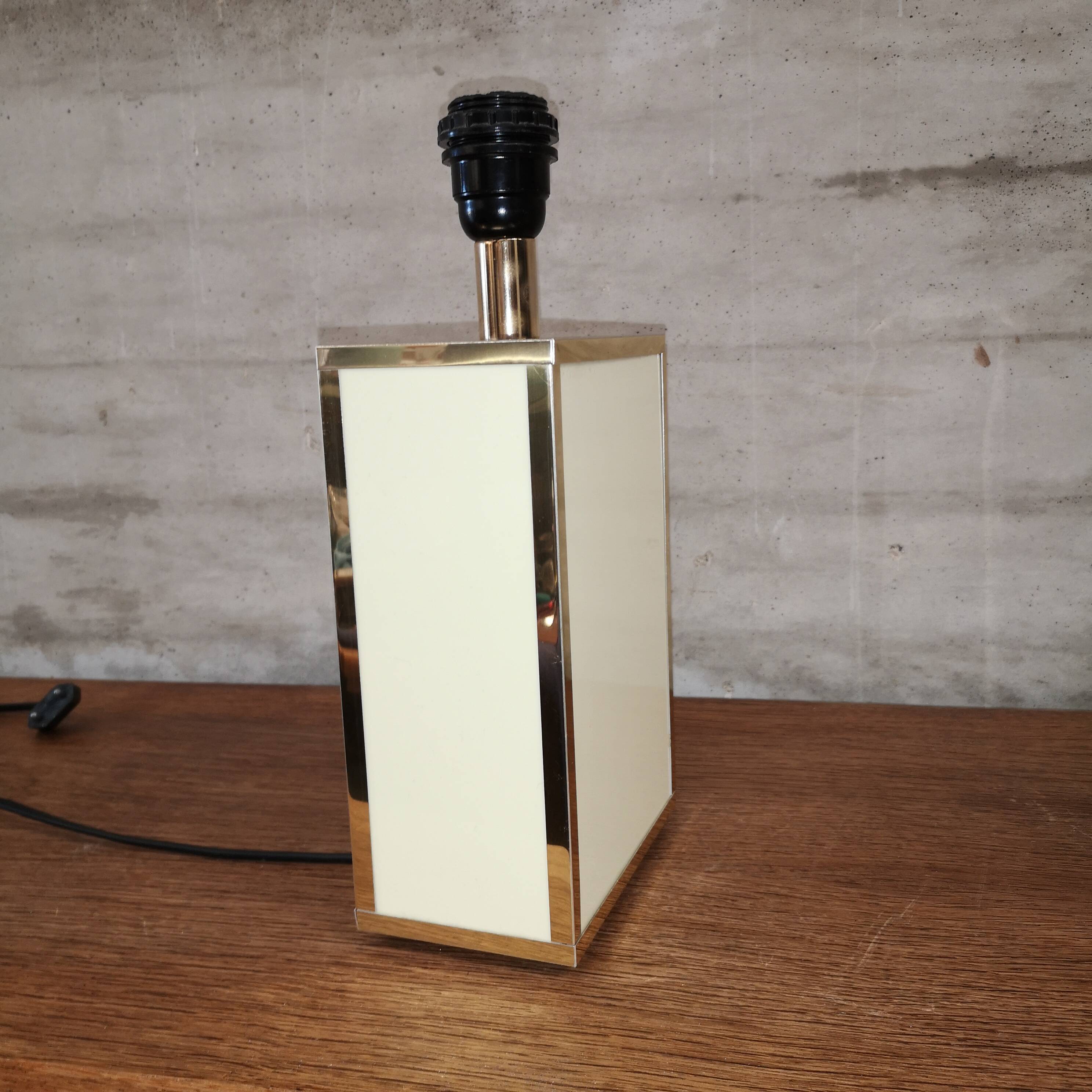 Lampe laquée blanc et laiton guy lefevre vintage 1970
