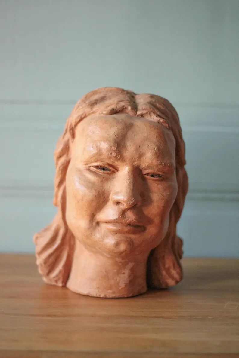 Sculpture signed Doloire, terracotta sculpture, woman's head sculpture, collection, interior decoration.