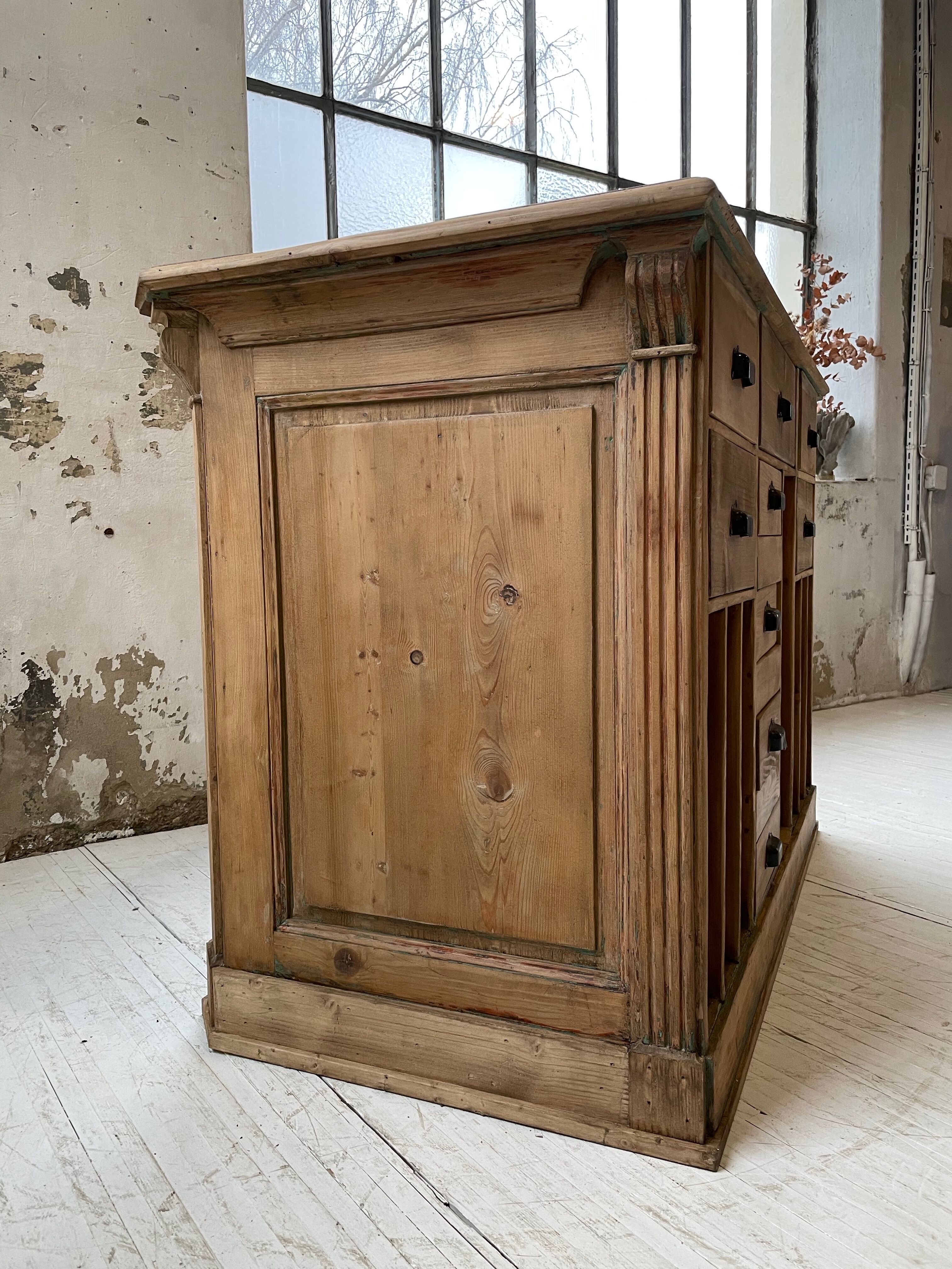 Old XXL drawer counter