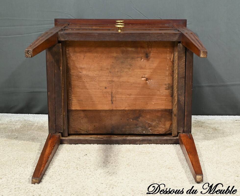 Mahogany chest of drawers, Louis XVI period – Late 18th century