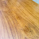 Table scandinave