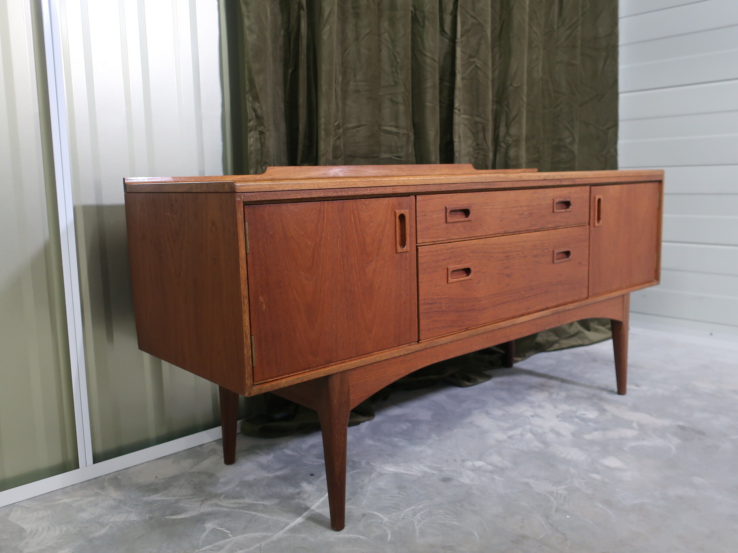 Small teak thread from the 60s