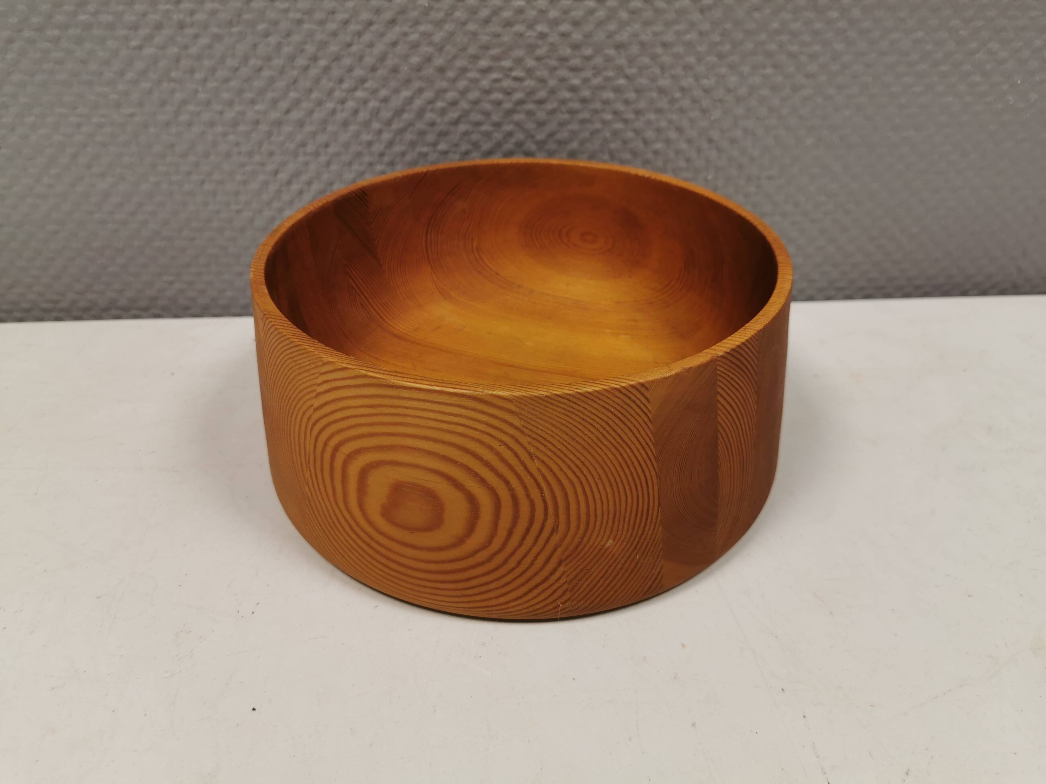 Danish bowl in turned wood 1970s