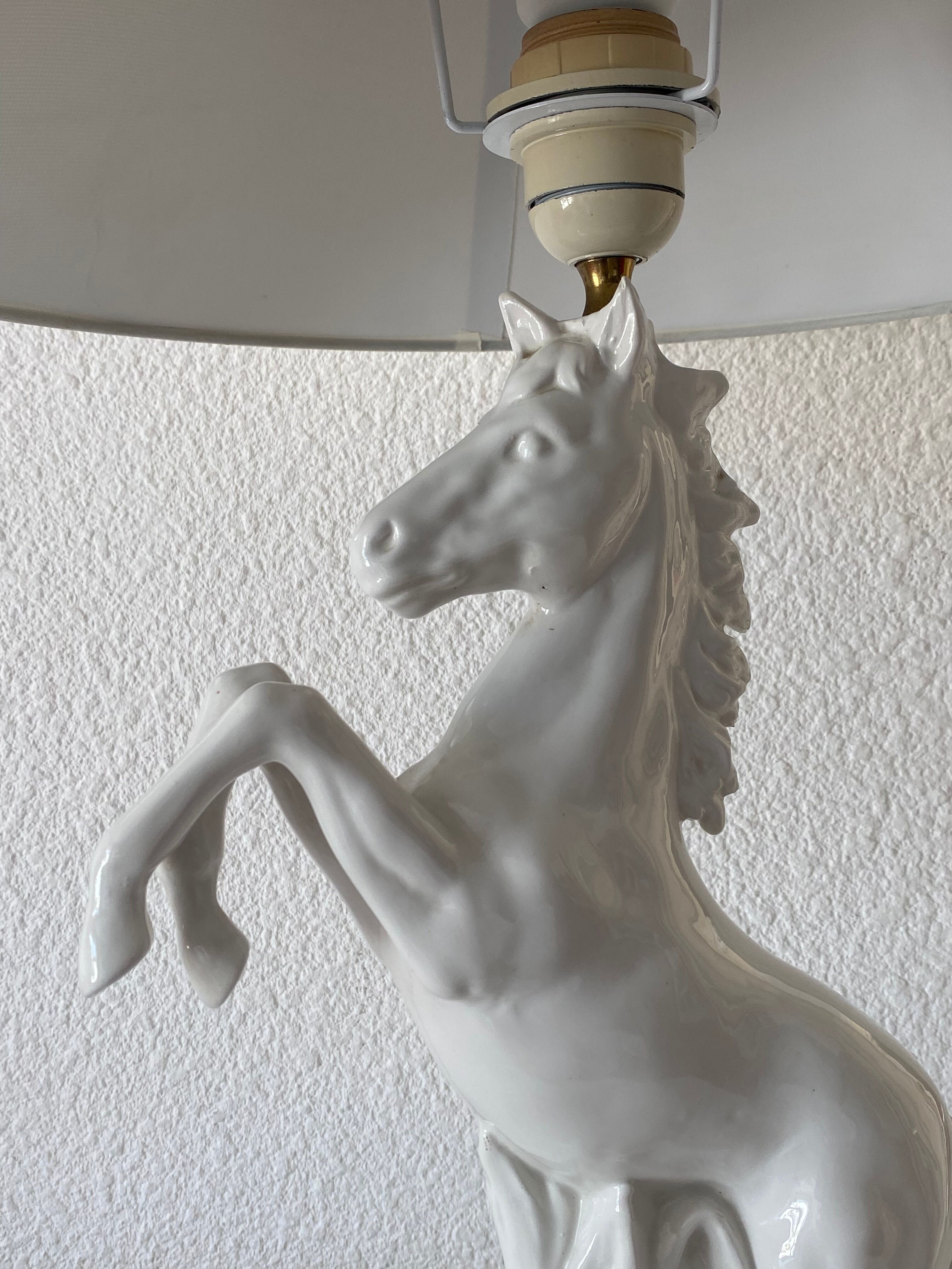 White ceramic zoomorph lamp