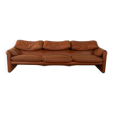 "675 maralunga" sofa by vico magistretti for cassina