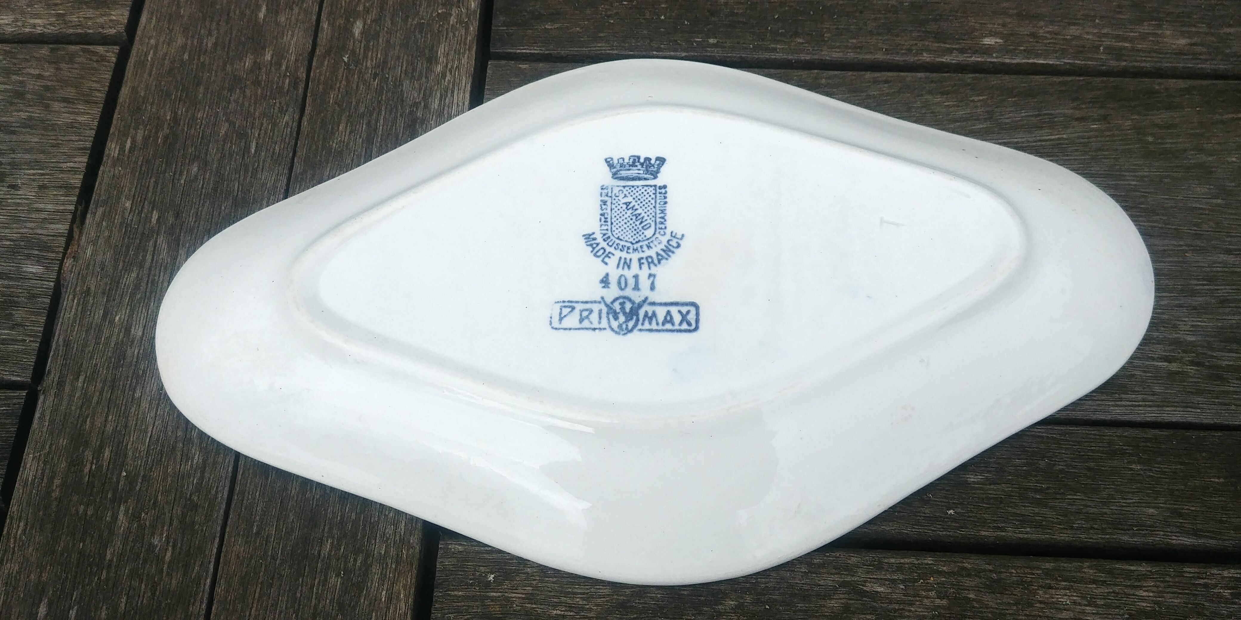 Ceramic dish from St Amand Primax blue