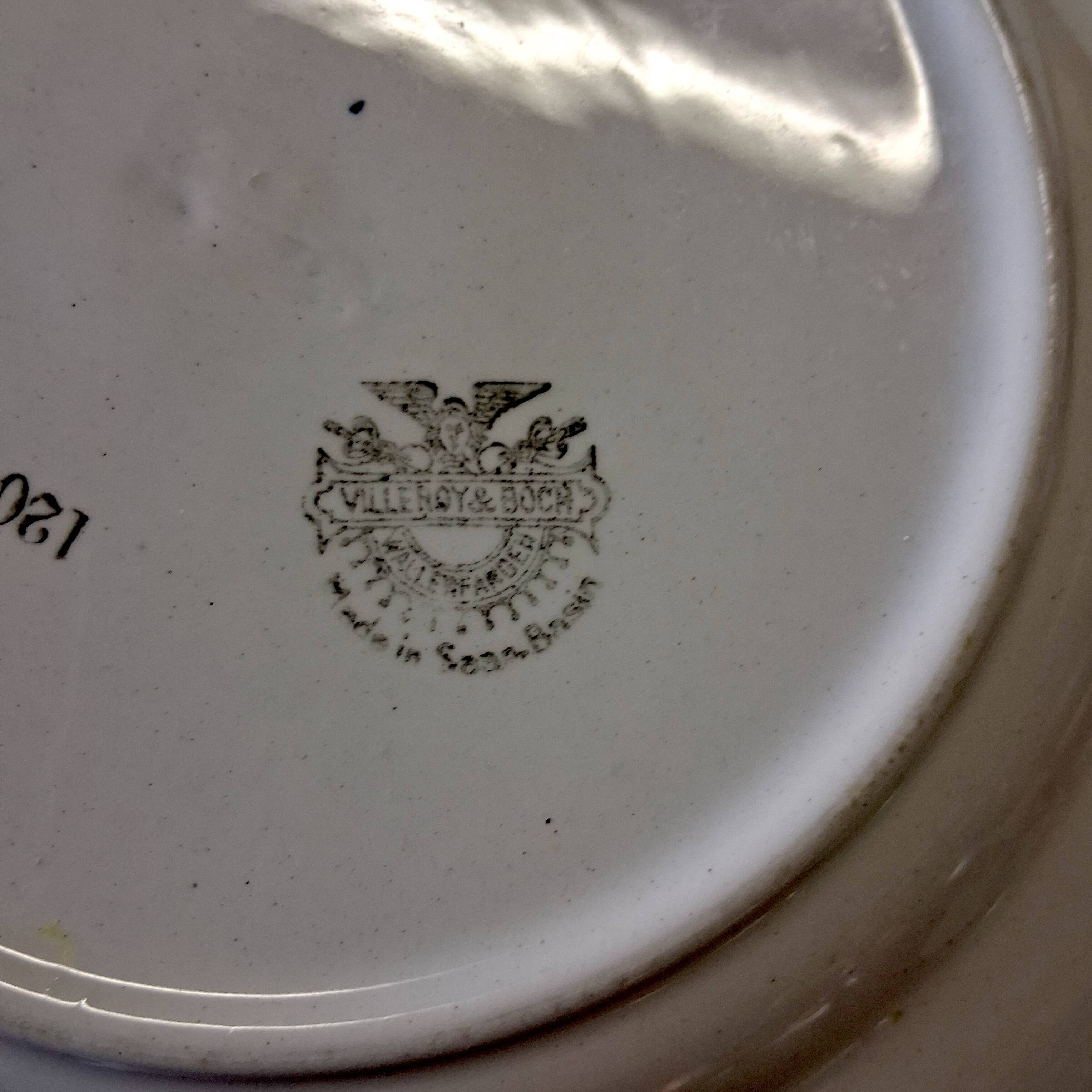 6 Villeroy & Boch dinner plates in good condition