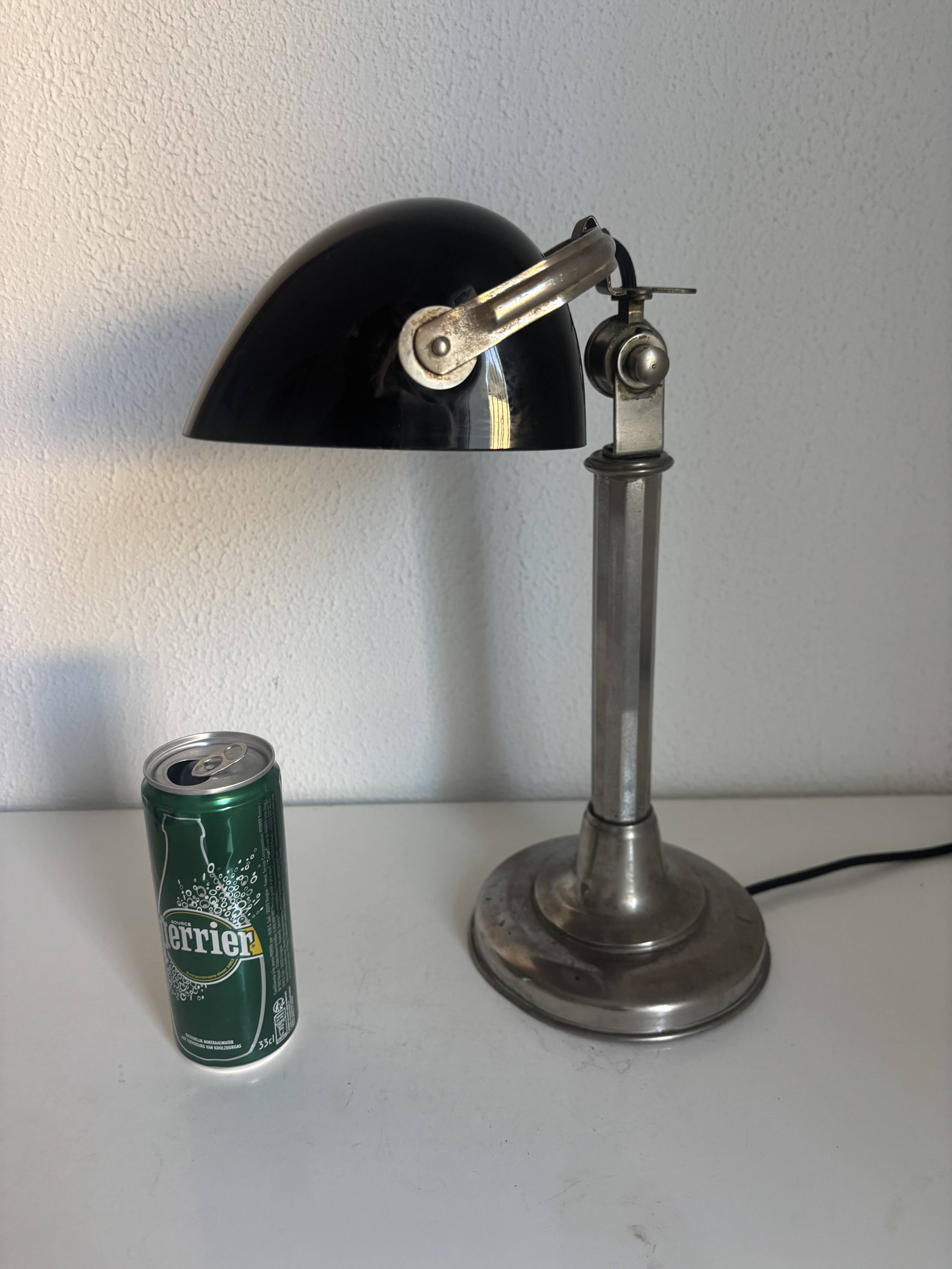 Lampe vintage 1930 Pirouett Art Déco opaline noire - 45 cm