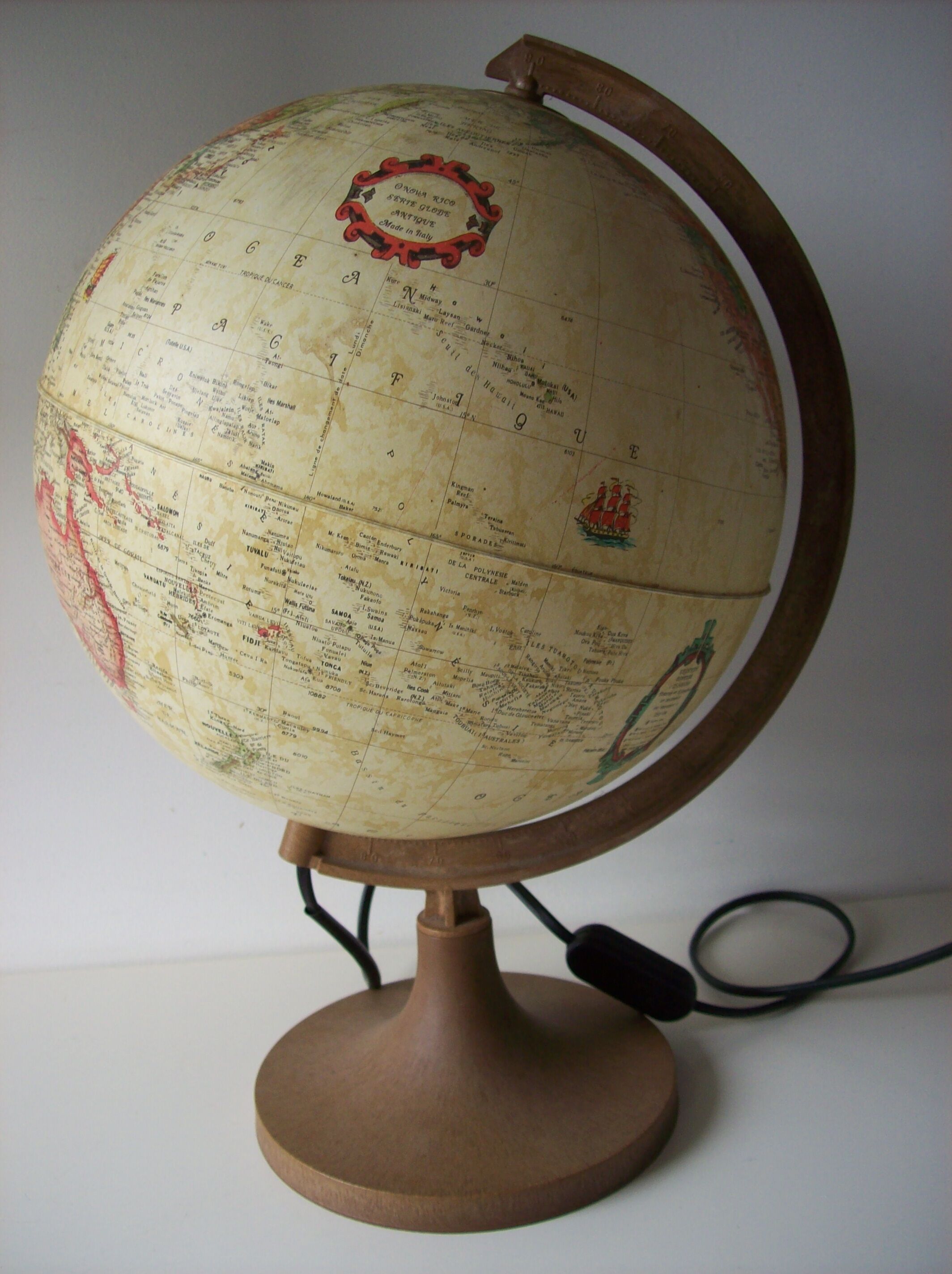 Light globe