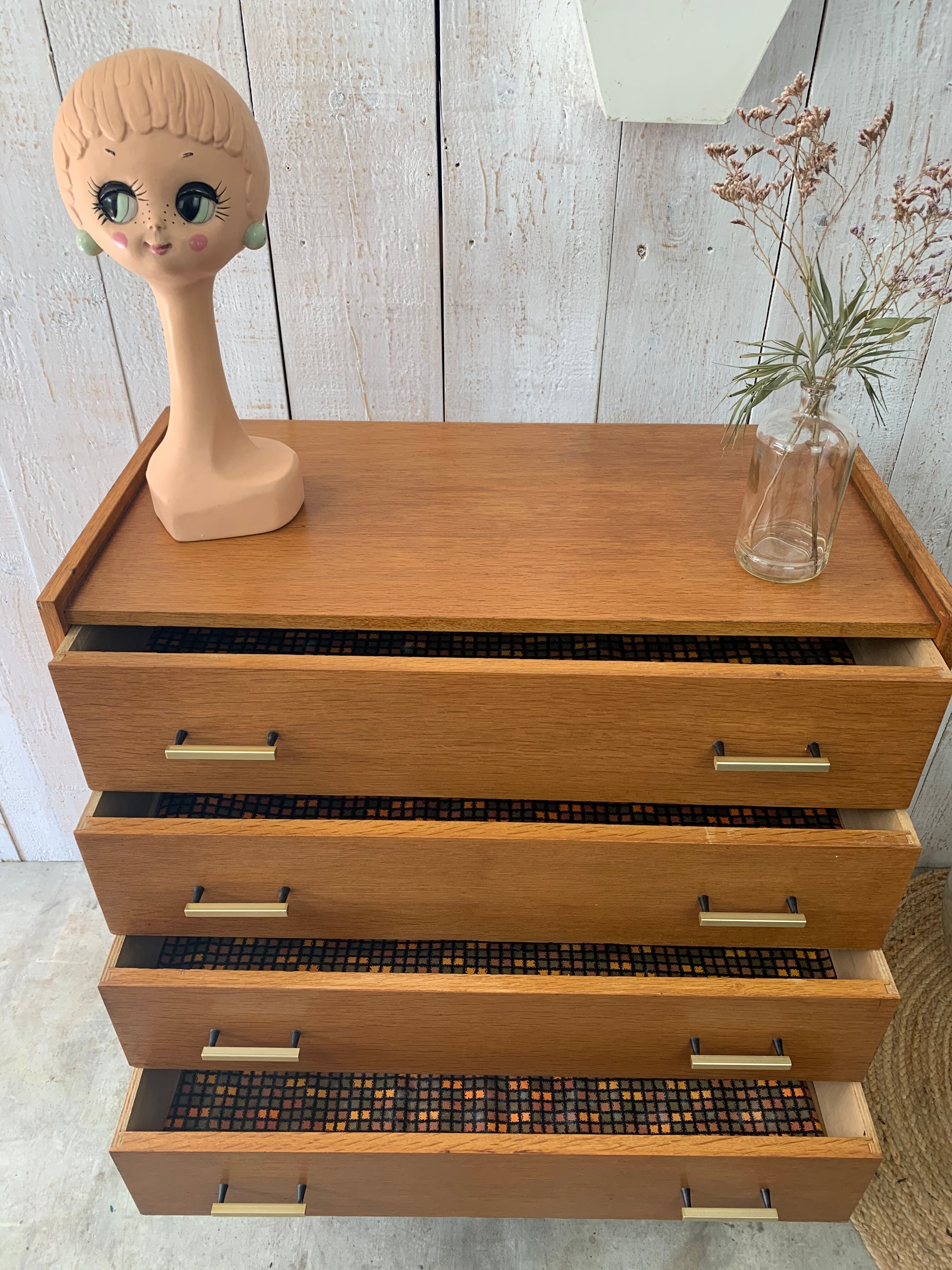 Vintage dresser