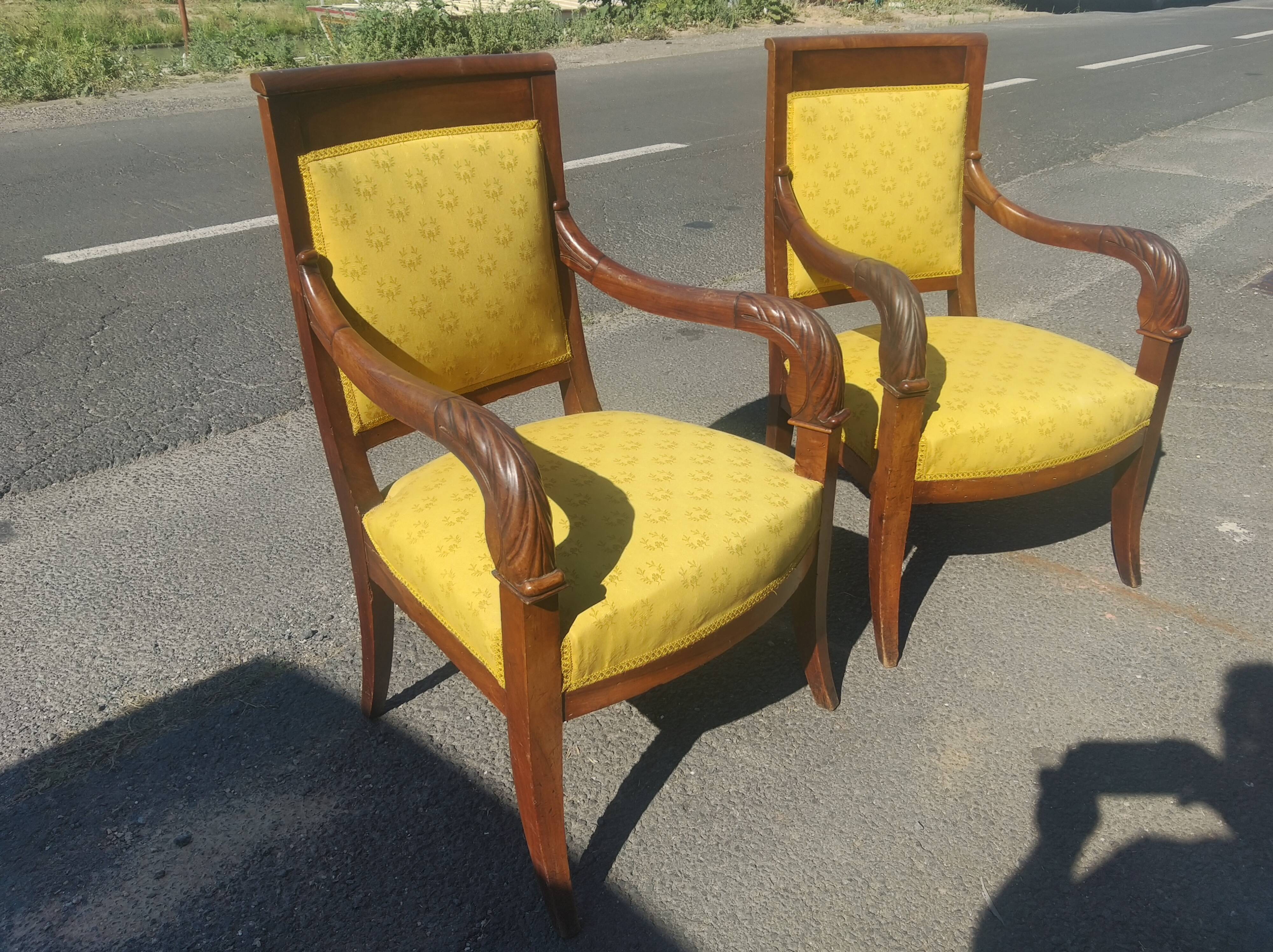 Pair of consulate era chairs in walnut