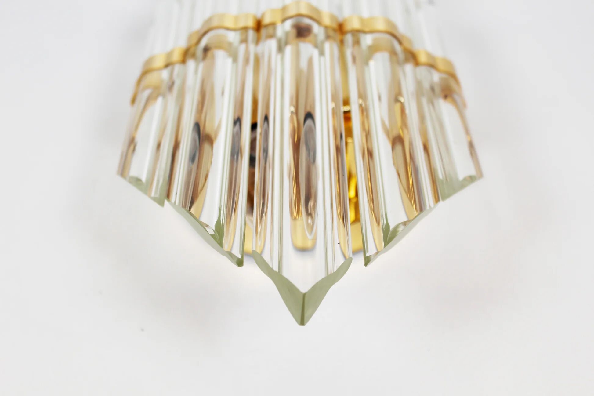 1980s wall lamp in gilded brass and crystal glass by Novaresi Milano