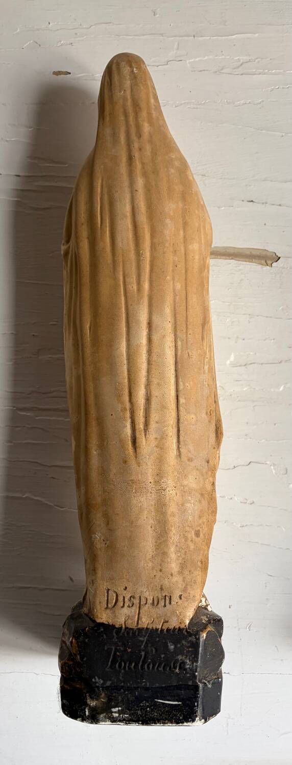 Statue of the Holy Virgin