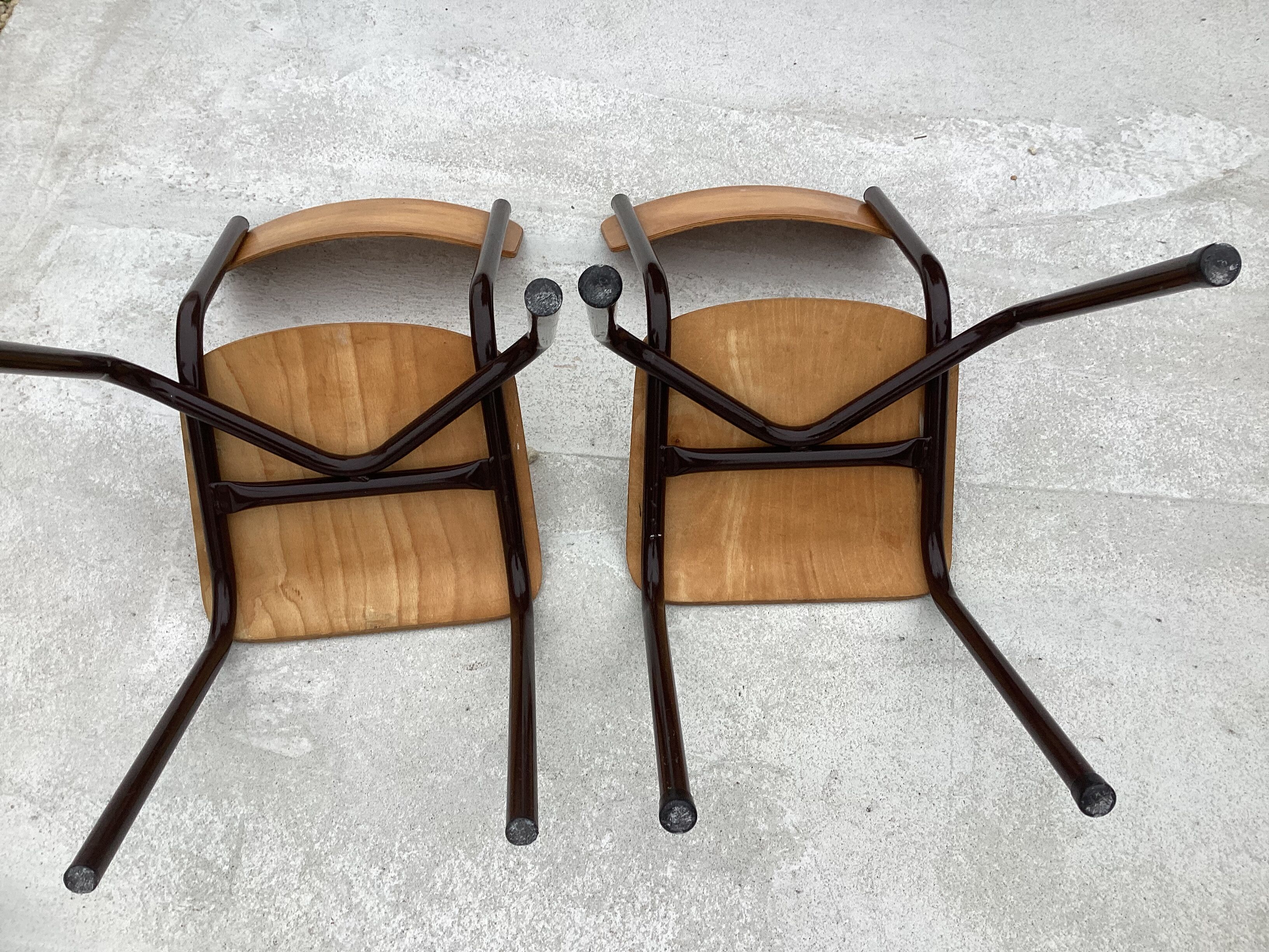 Chaise d'école bois et métal pour grand enfant