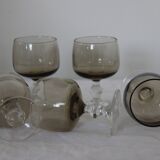 Set of 6 stemmed amber glasses