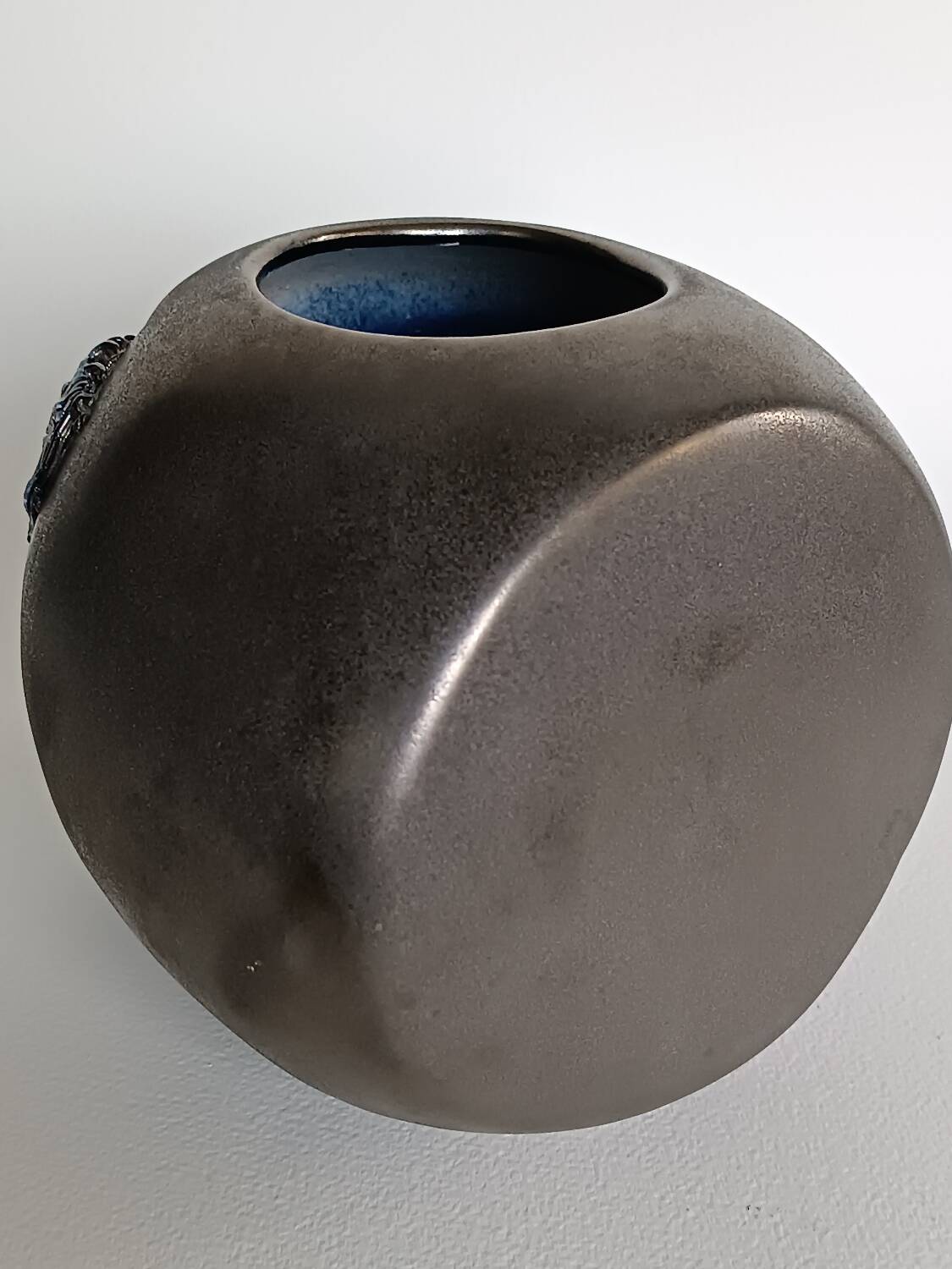 Max Idlas ceramic vase and colored concretions