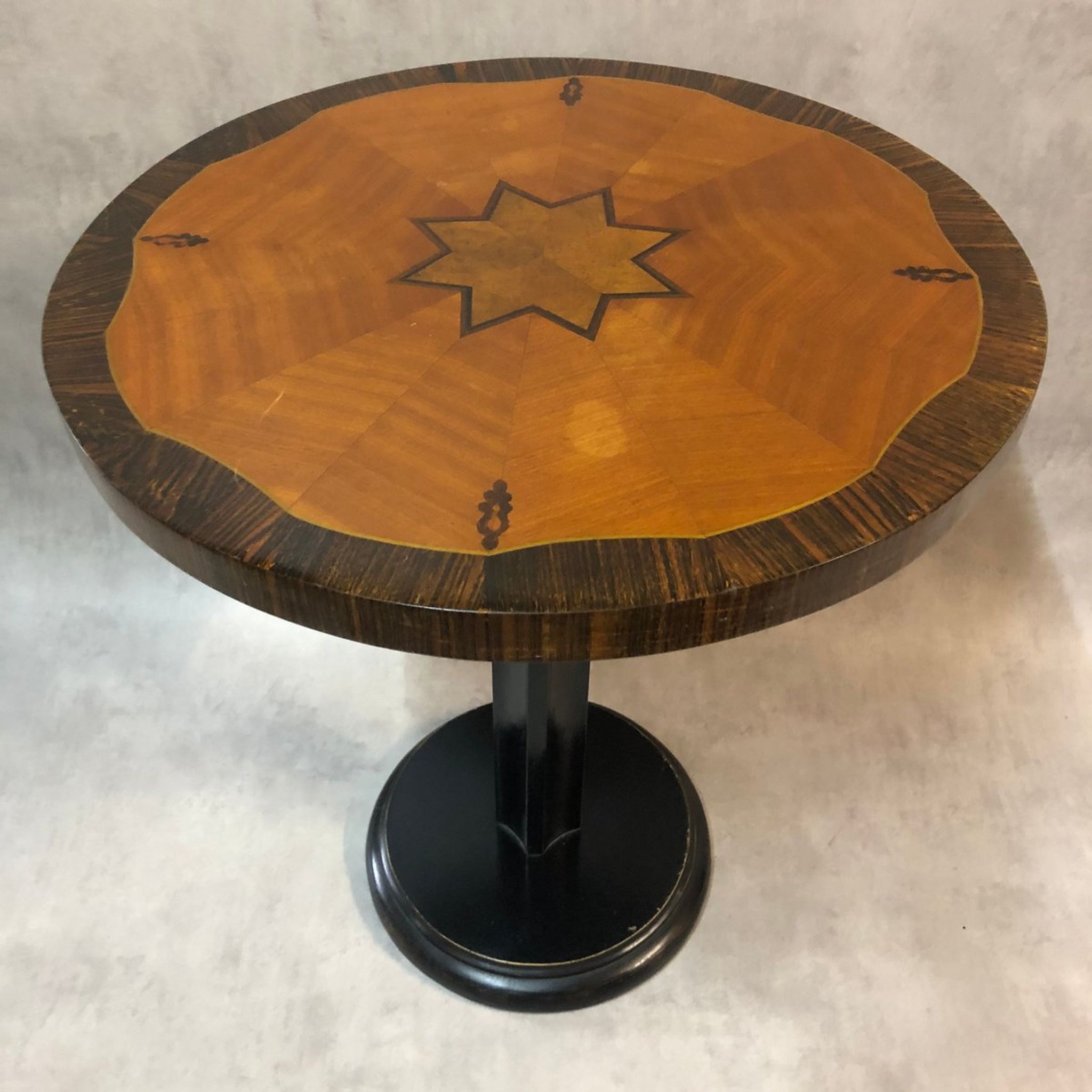Art deco side table in rosewood 1940s