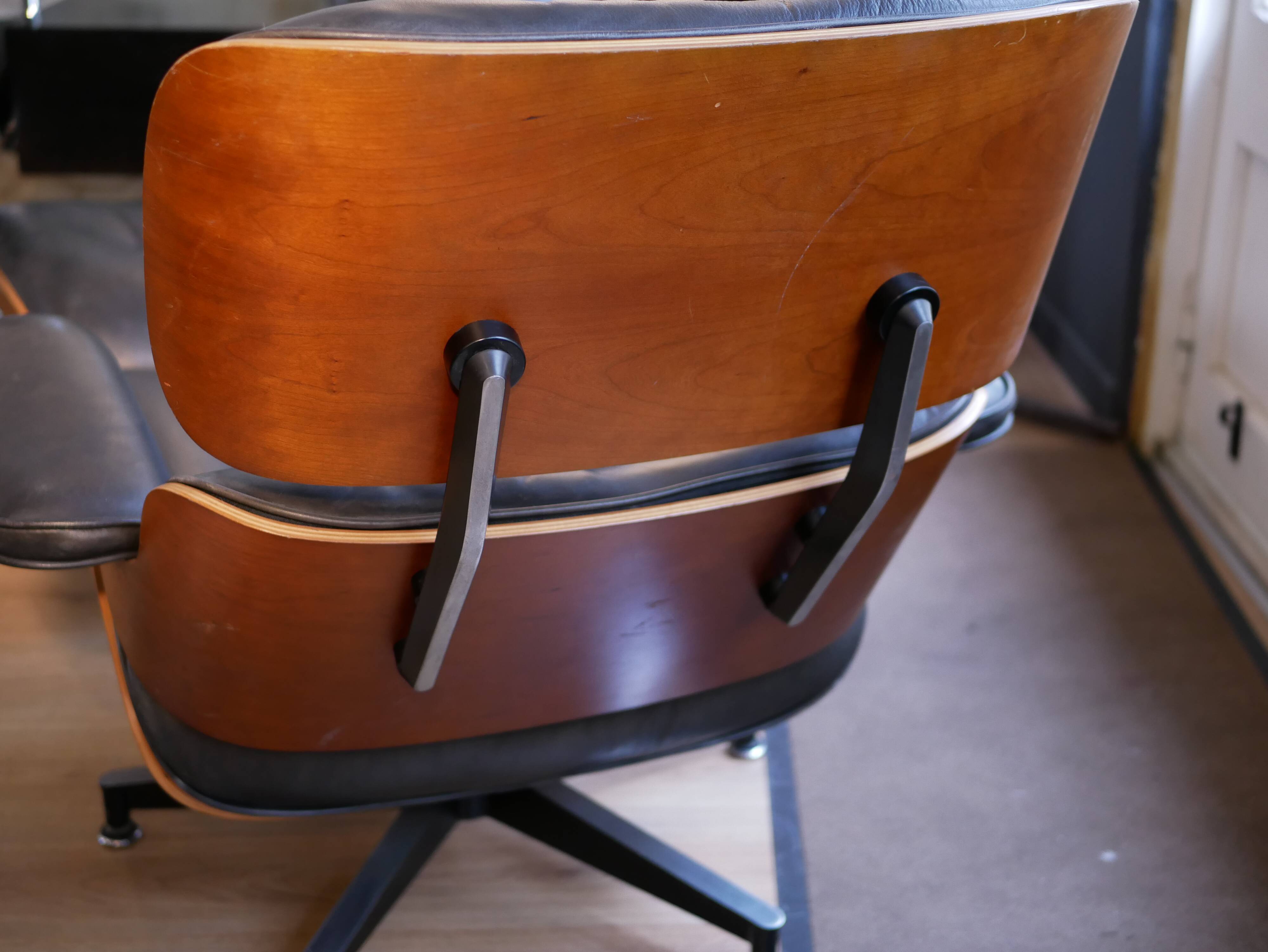 Lounge chair and ottoman by Charles & Ray Eames US edition Herman Miller 1980