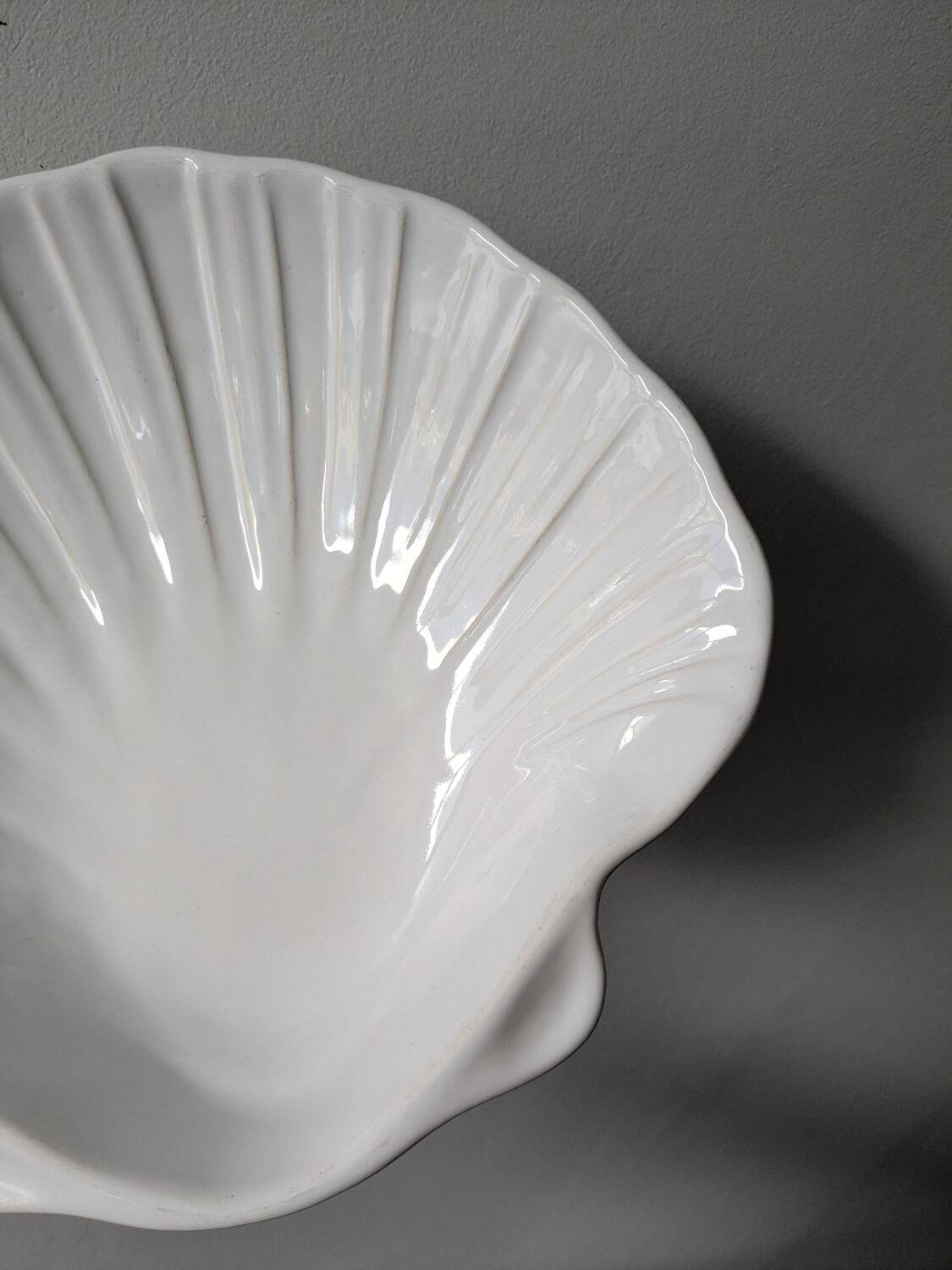 Émile Henry white shell dish
