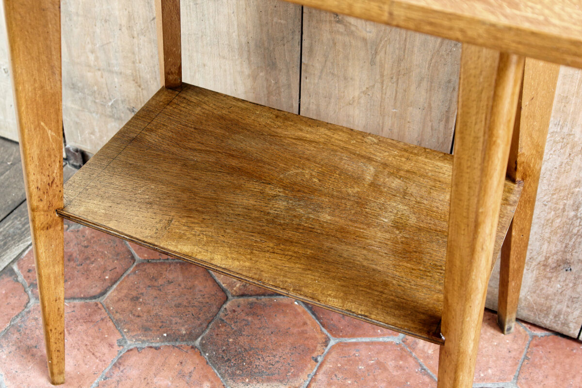 Desserte scandinave en bois pieds compas