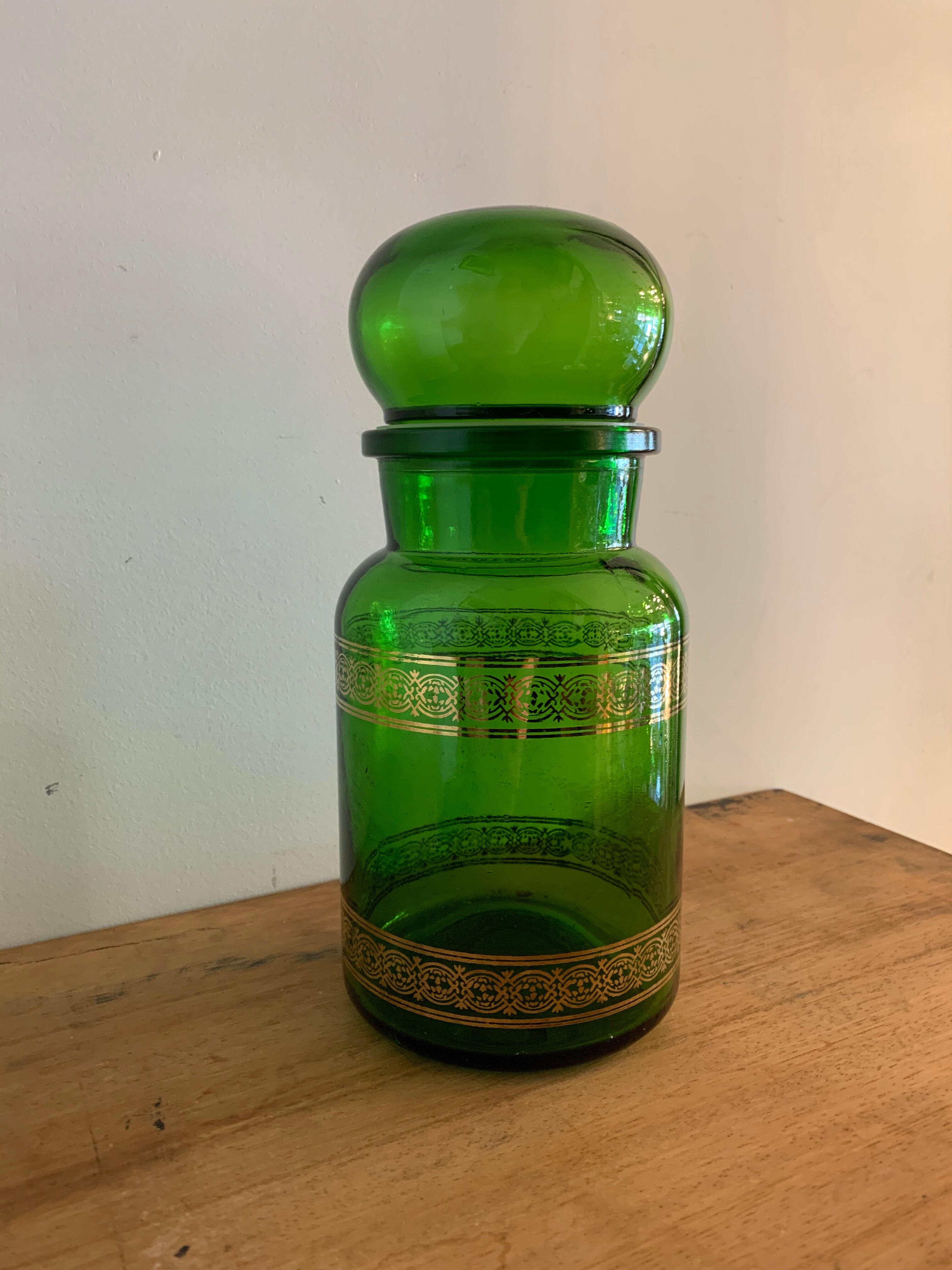 Pharmacy pot in Belgian green glass