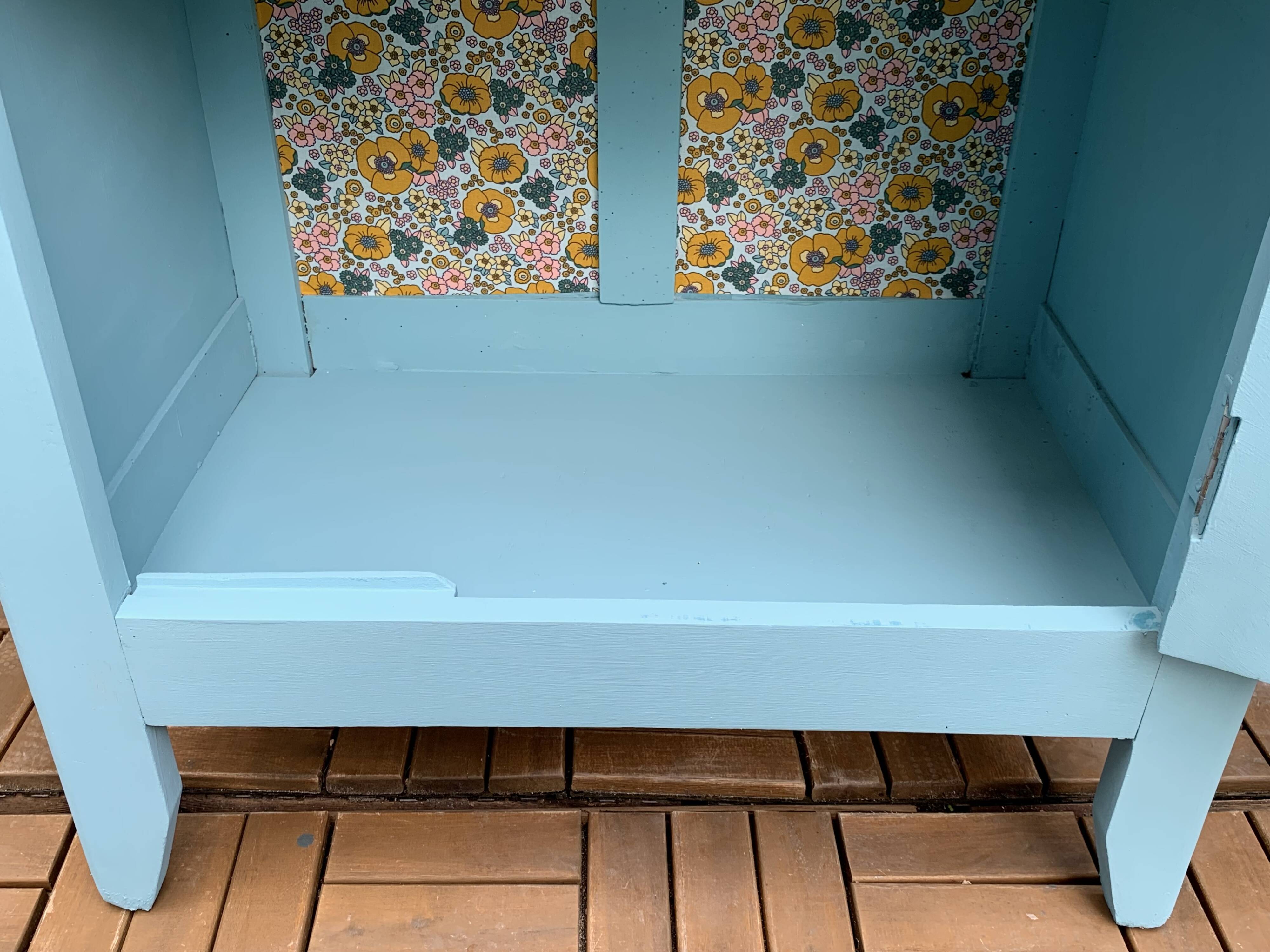 Armoire bonnetière parisienne turquoise 1940