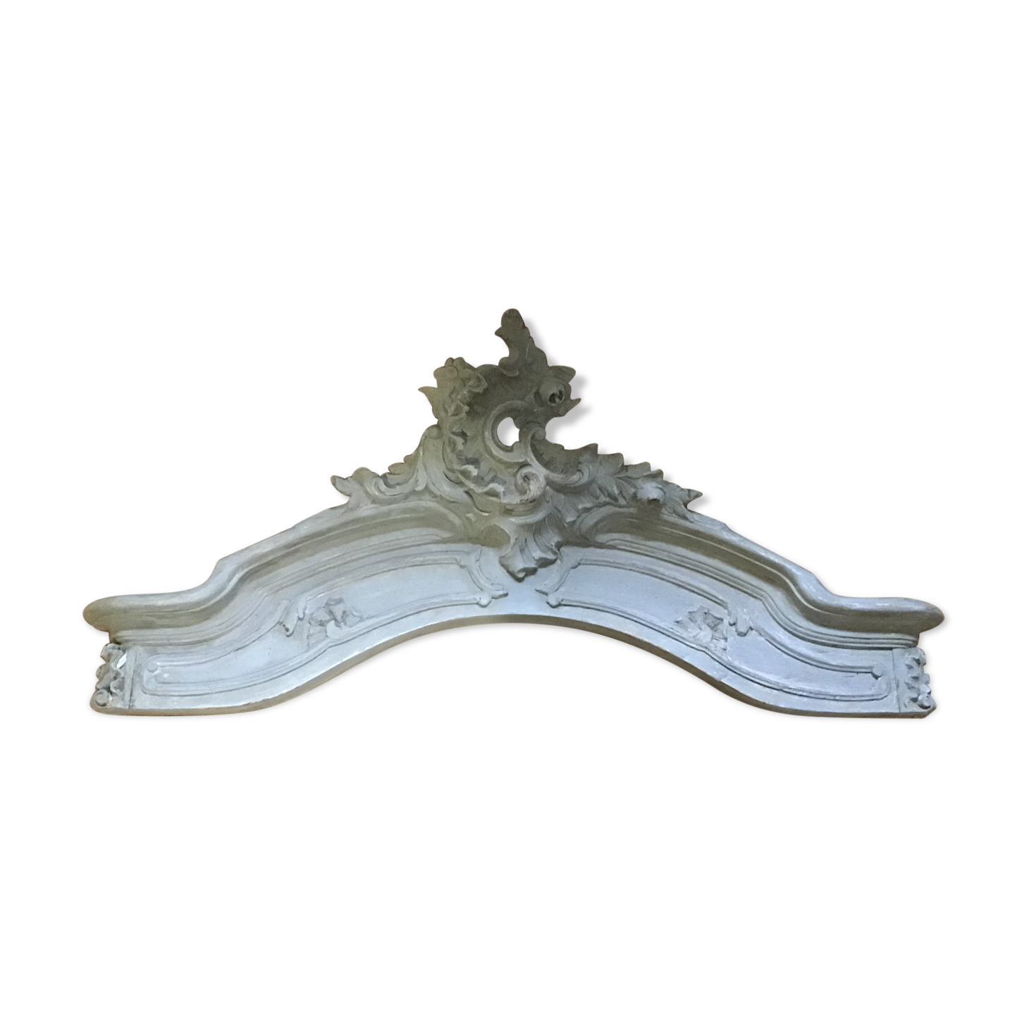 Dessus de porte fronton