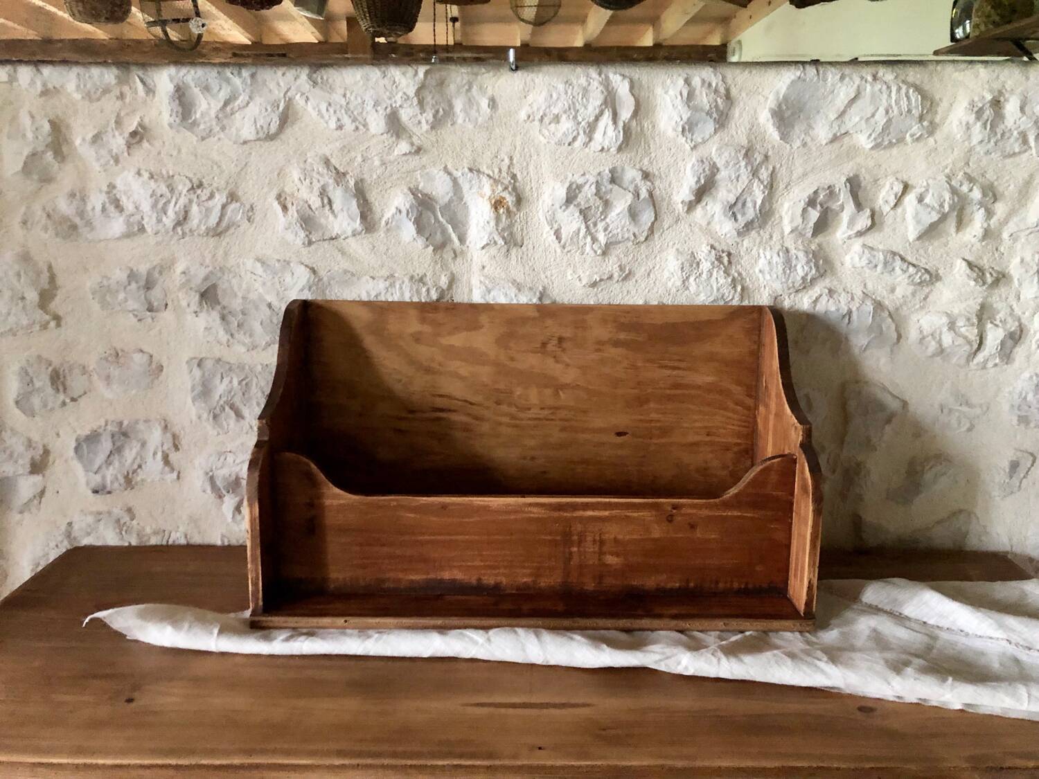 Renovated country shelf