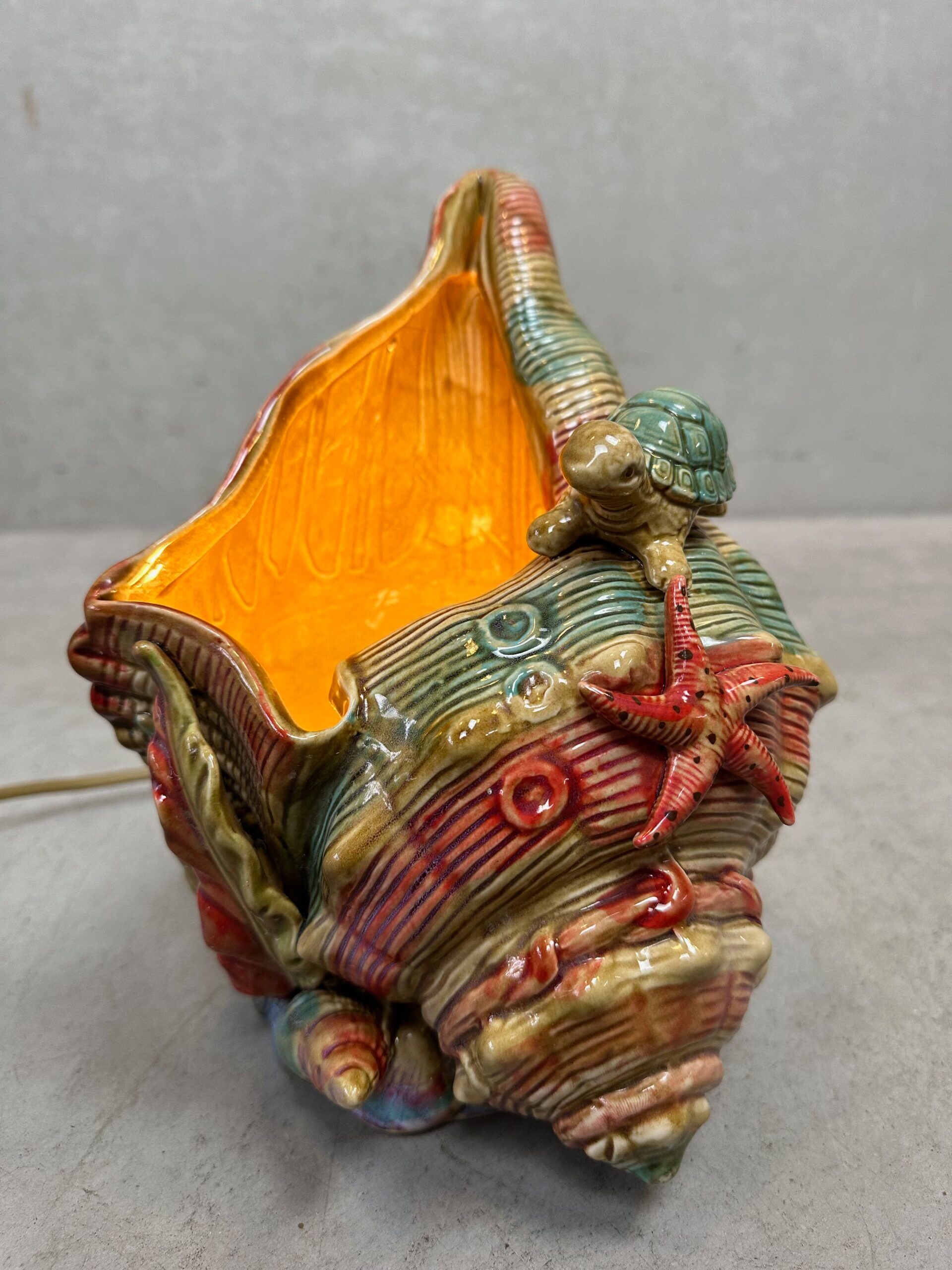 Vintage 'scene' lamp – ceramic