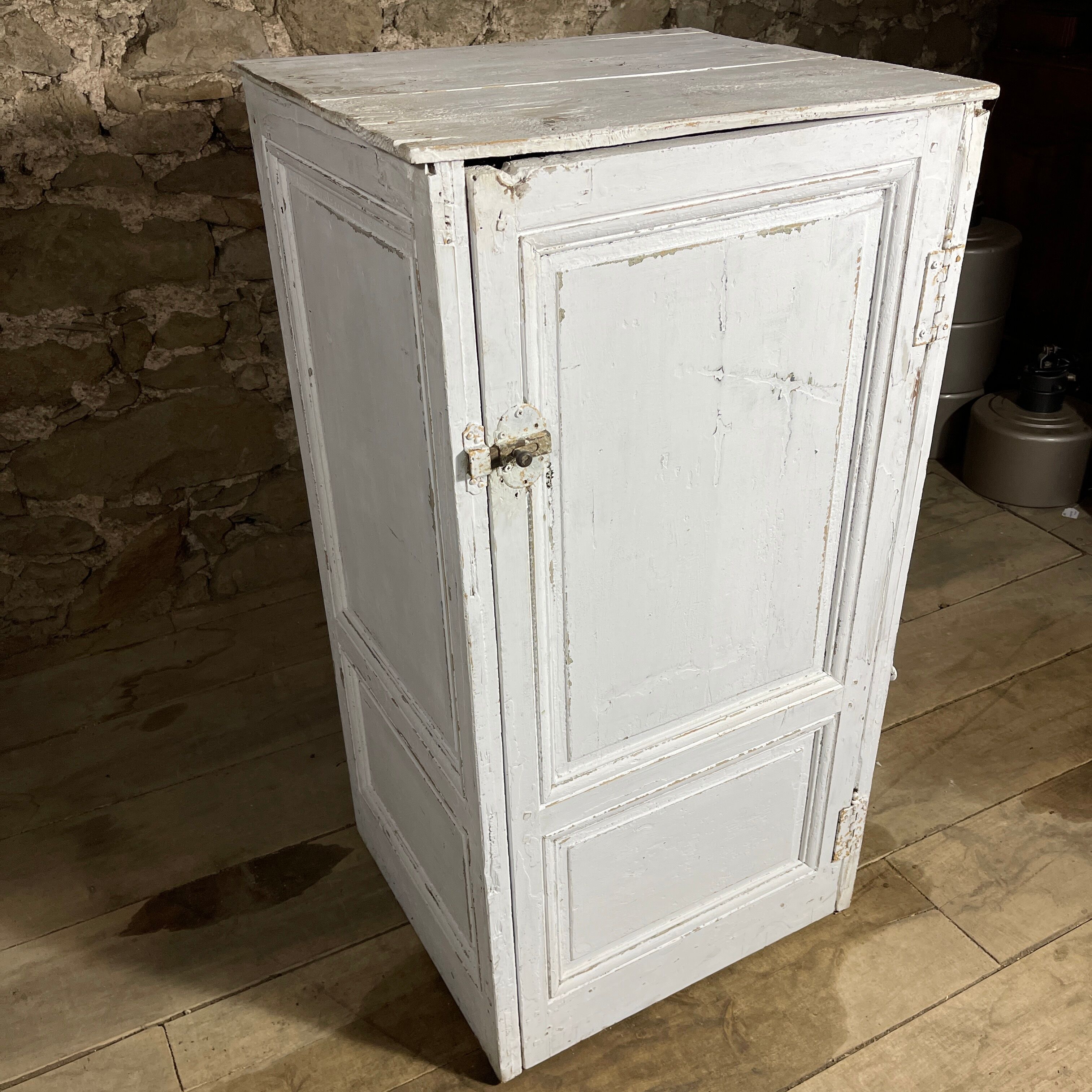 White workshop cabinet
