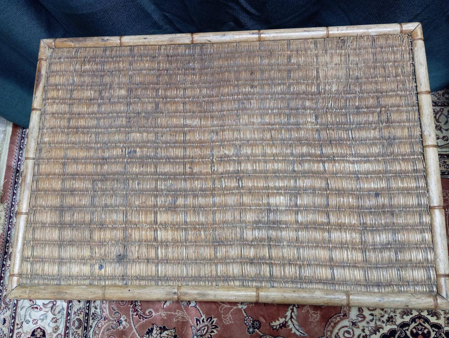 Folding table