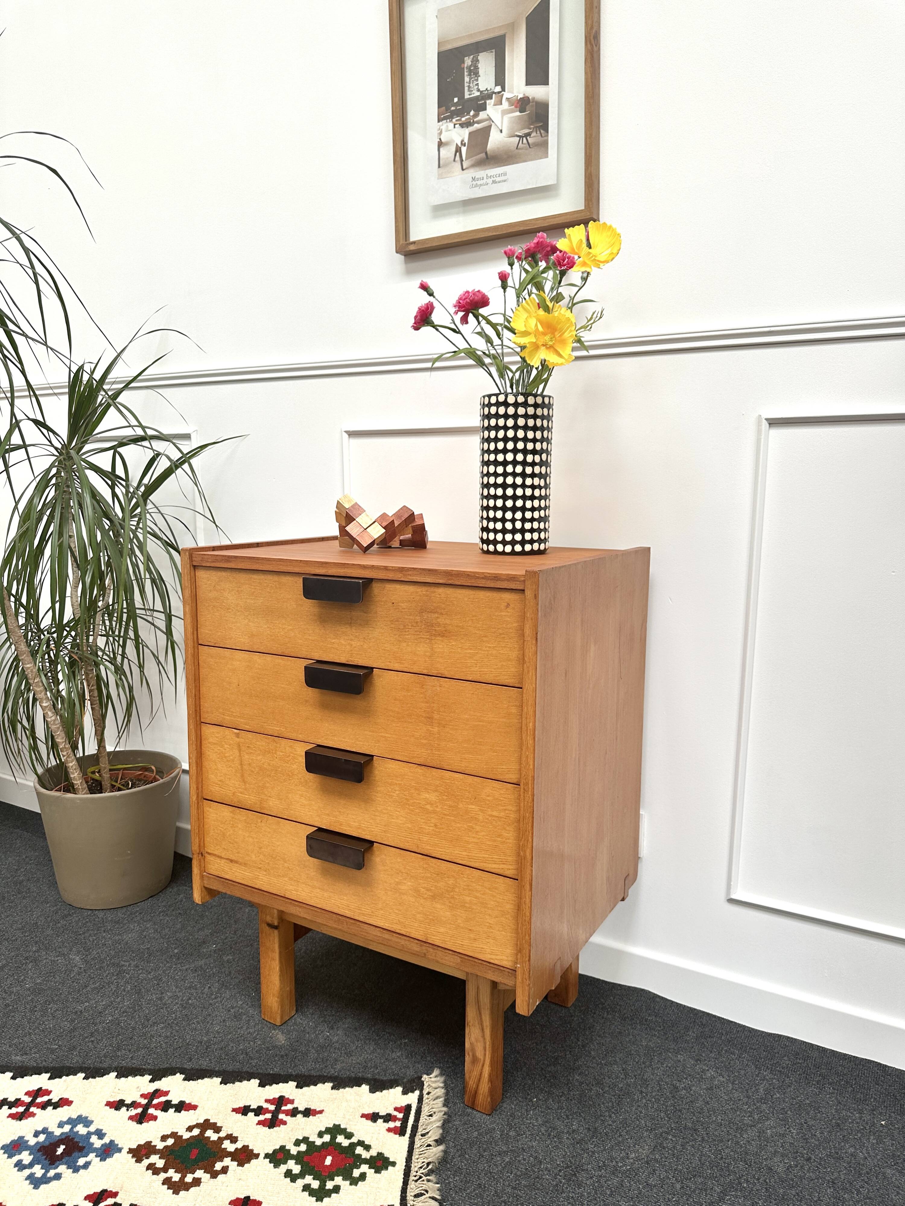 Vintage dressing table