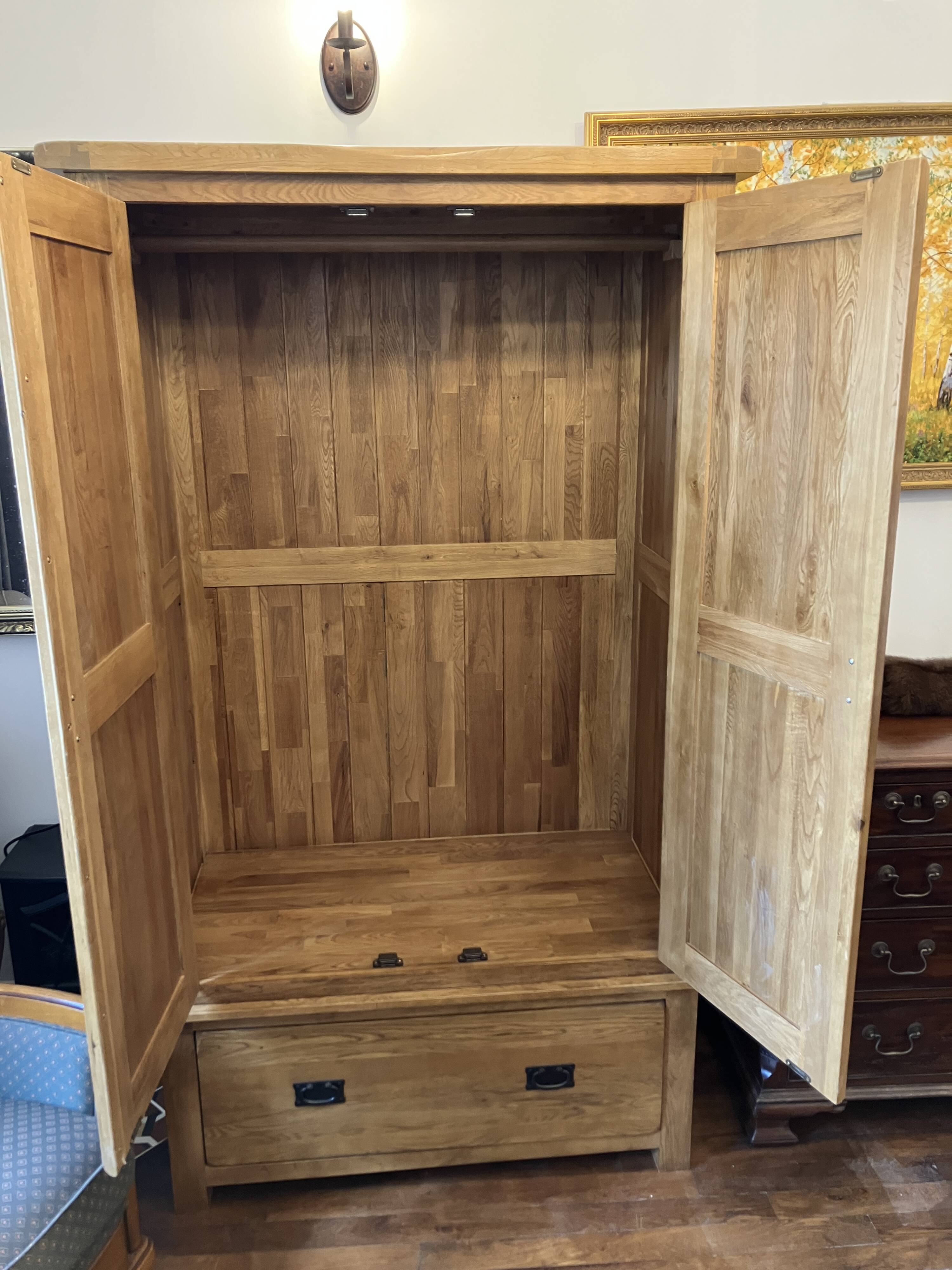 Armoire en Chêne Massif