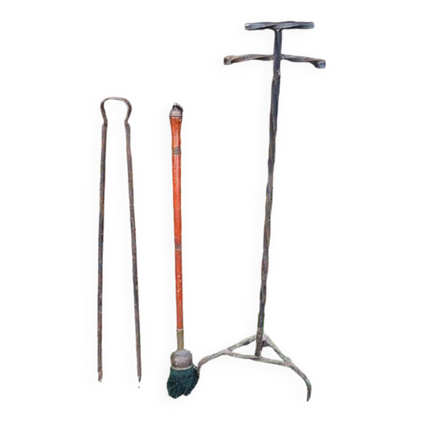 Grand & ancien serviteur de cheminée en fer forgé - 2 accessoires