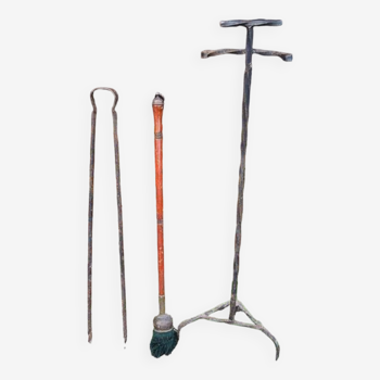 Large & old wrought iron fireplace servant - 2 accessories