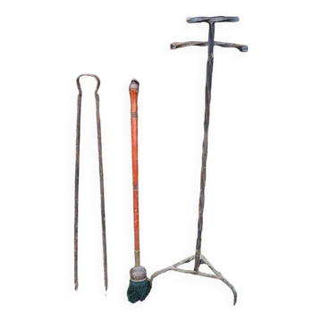 Large & old wrought iron fireplace servant - 2 accessories