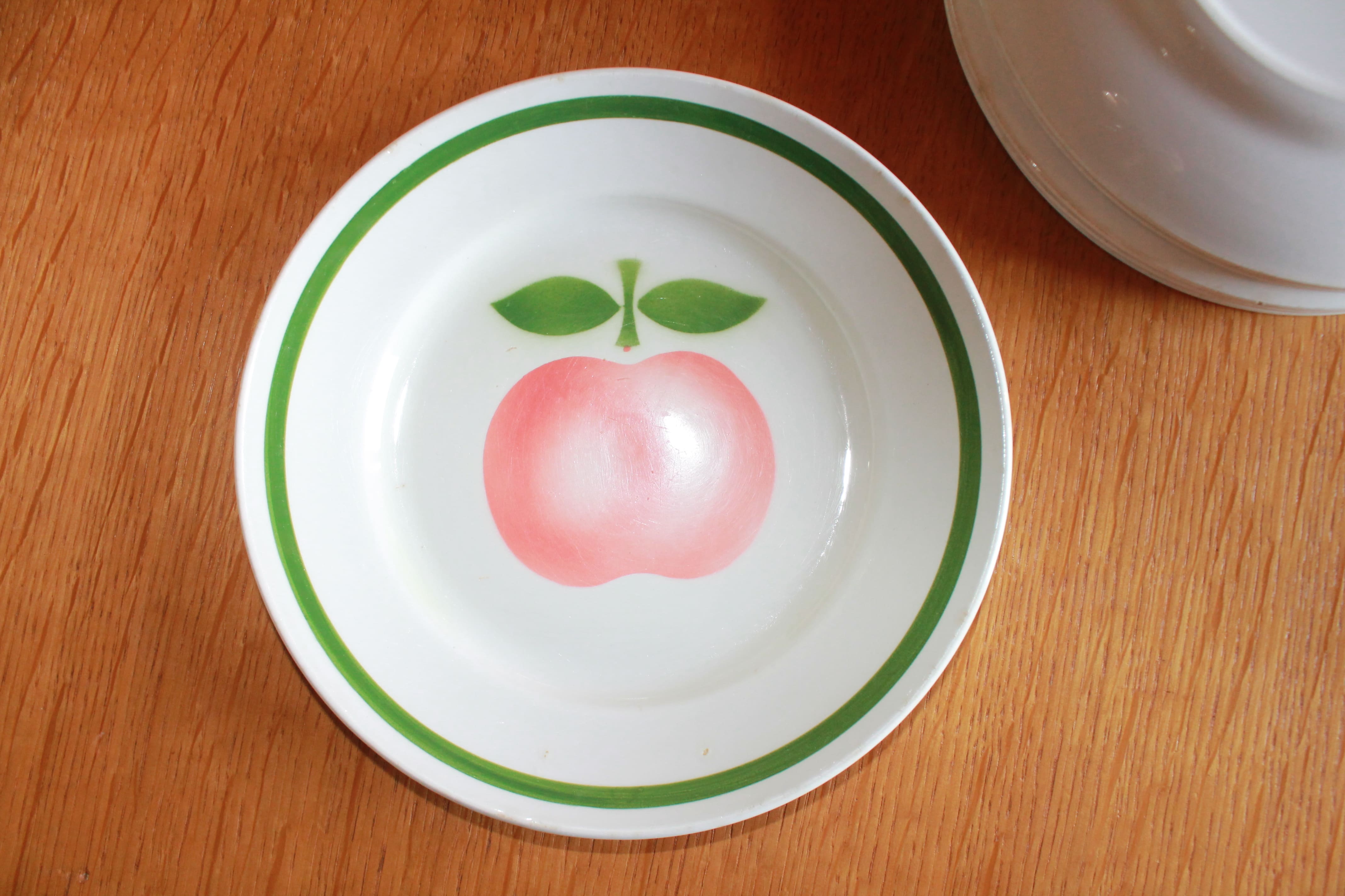 6 vintage apple plates