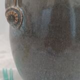 Ceramic vase with sign underneath